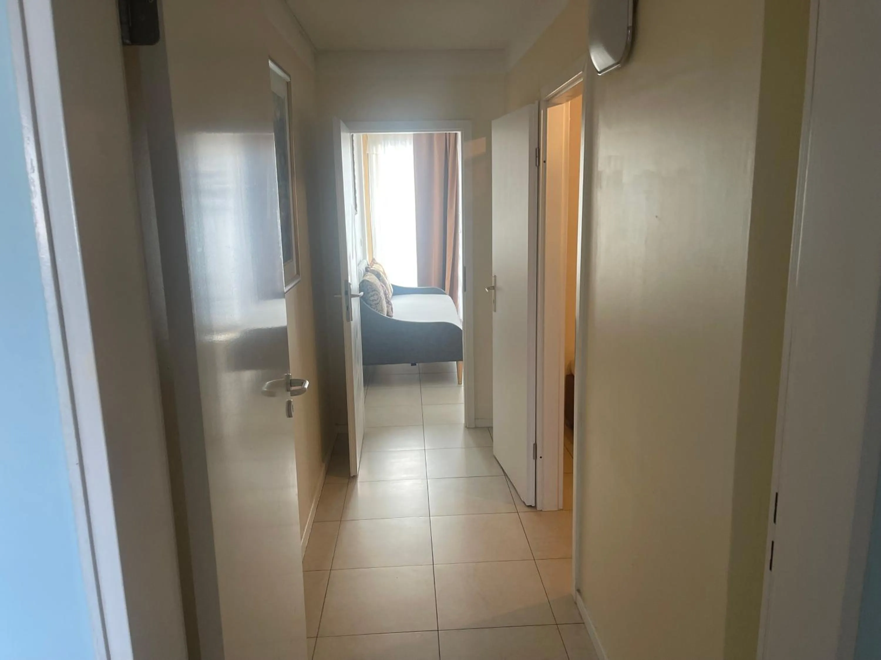 Photo of the whole room, Bed in Baynunah Suites Aparthotel