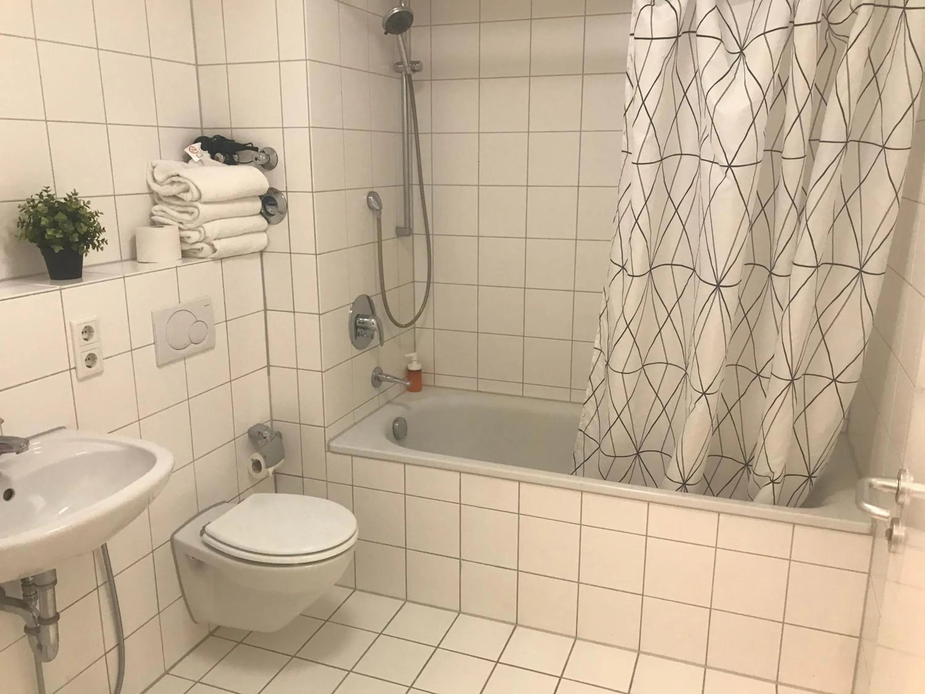 Bathroom in Baynunah Suites Aparthotel