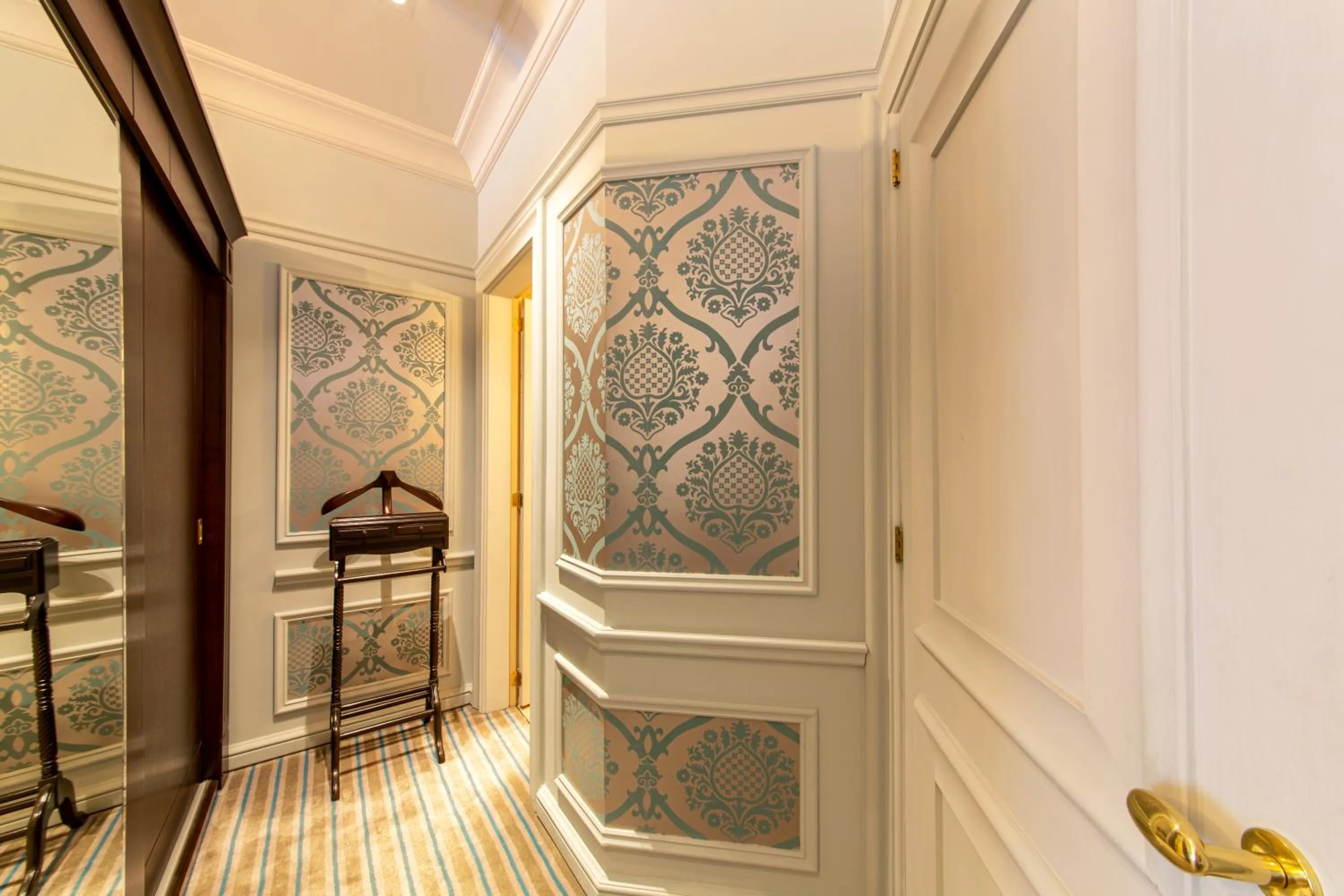 wardrobe in Castelo Saint Andrews