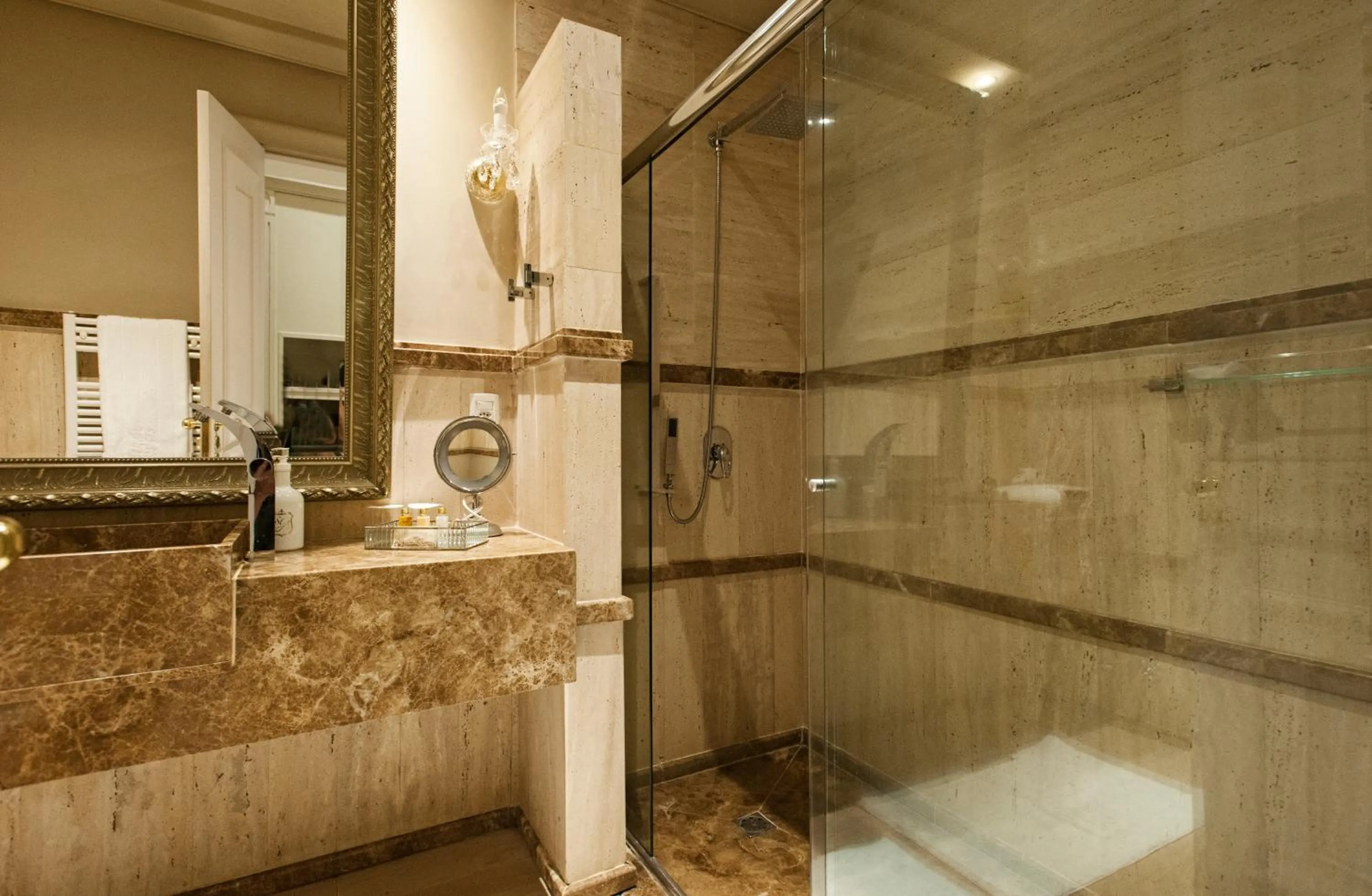 Shower in Castelo Saint Andrews