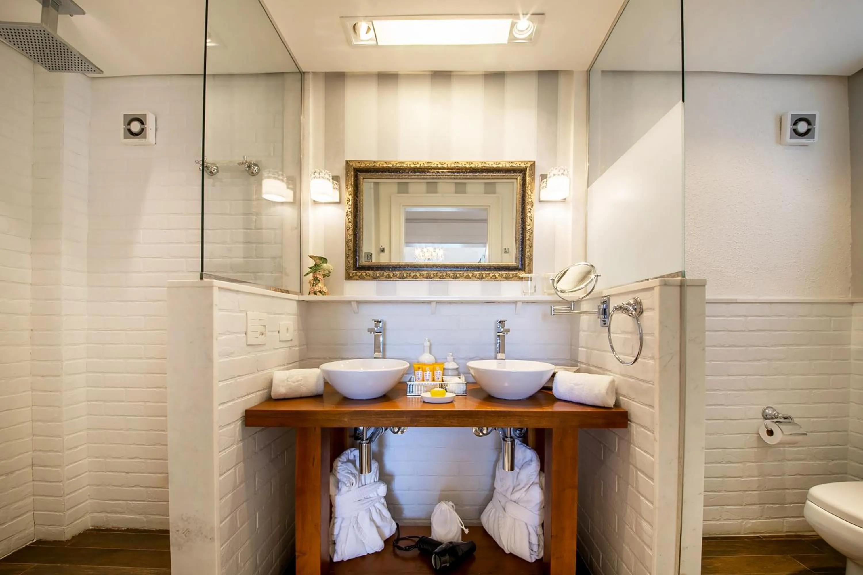 Toilet in Castelo Saint Andrews