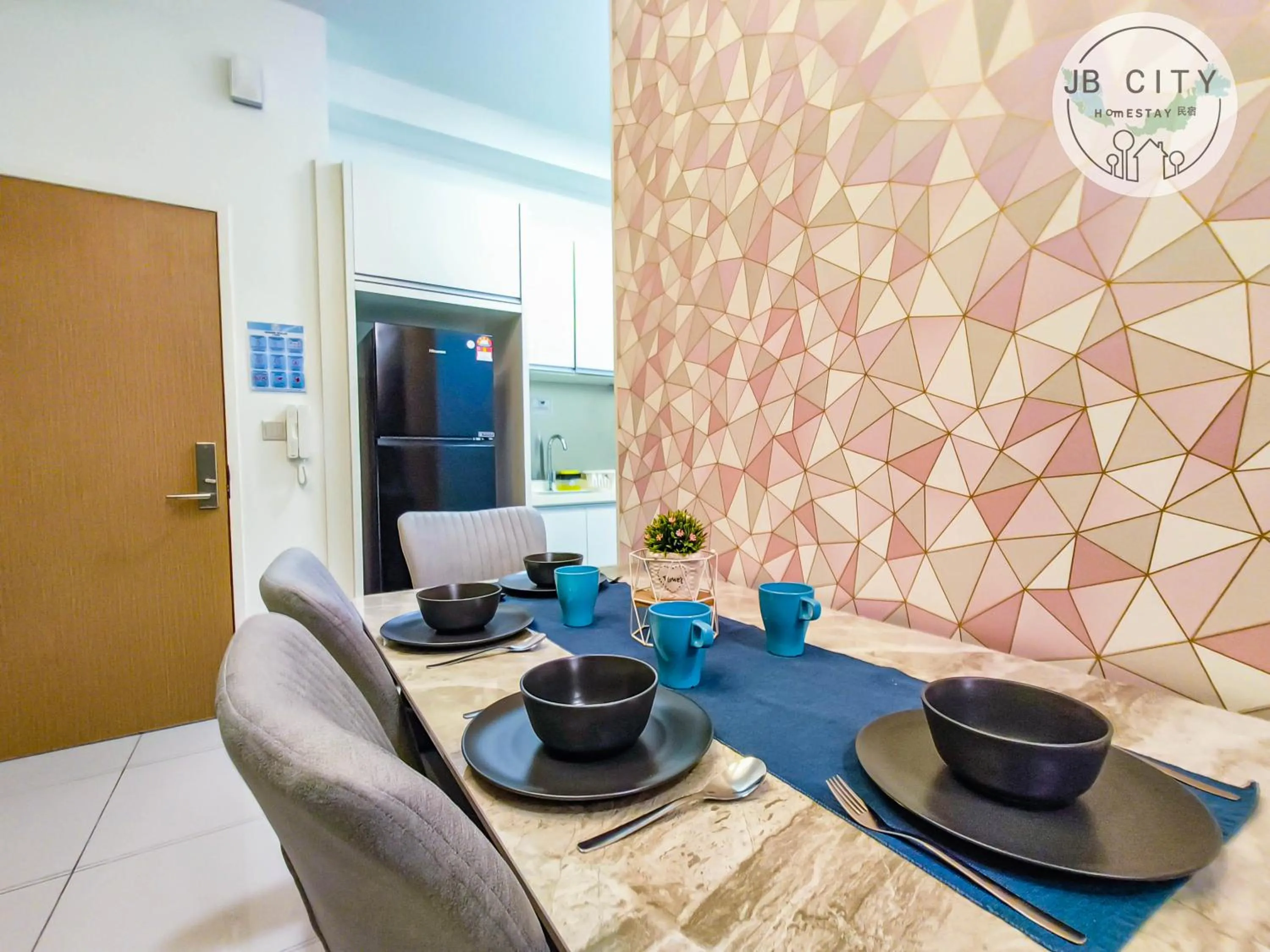 Kitchen or kitchenette in Pangsapuri Meridian by RR JBcity