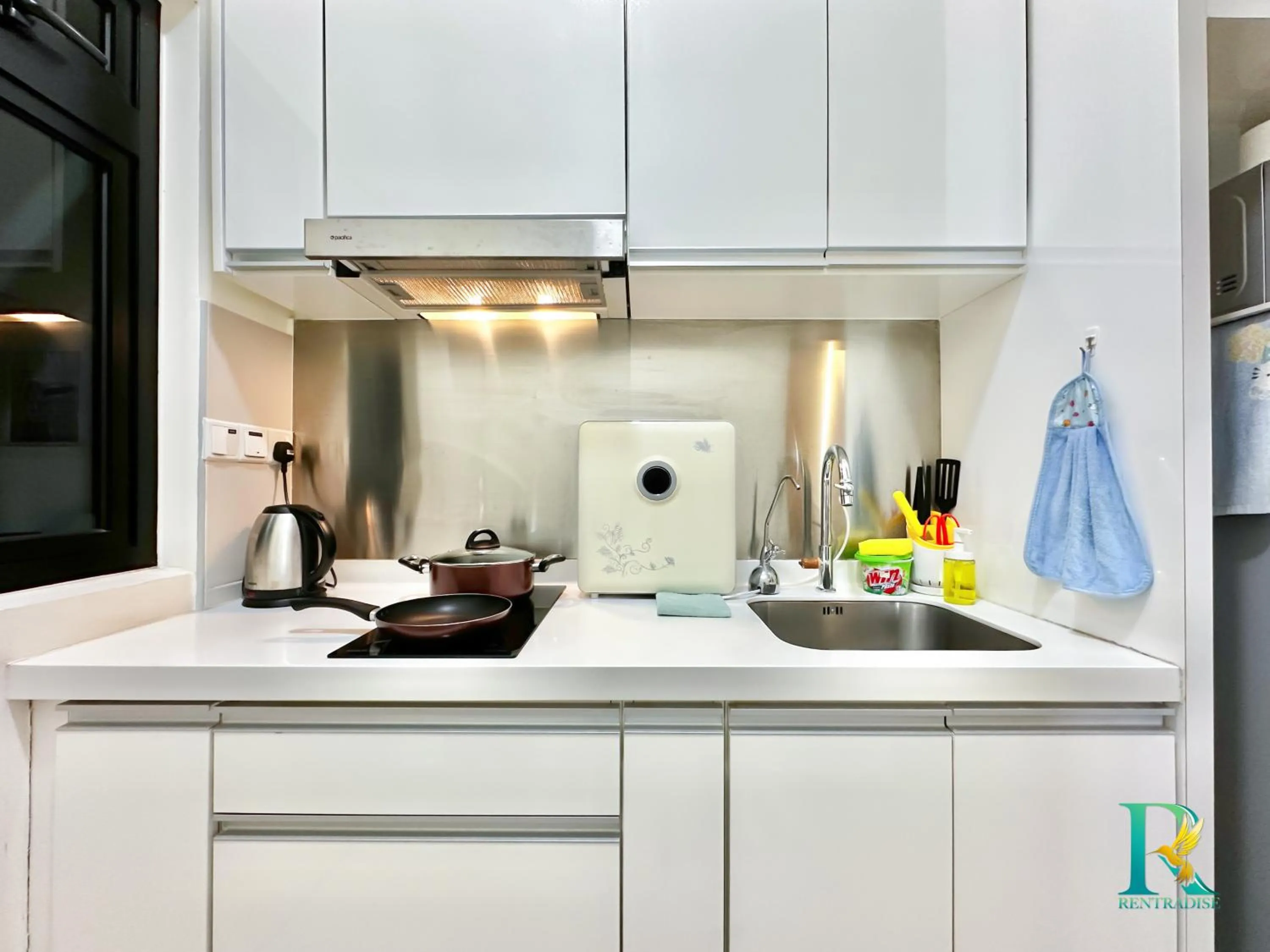 kitchen in Pangsapuri Meridian by RR JBcity