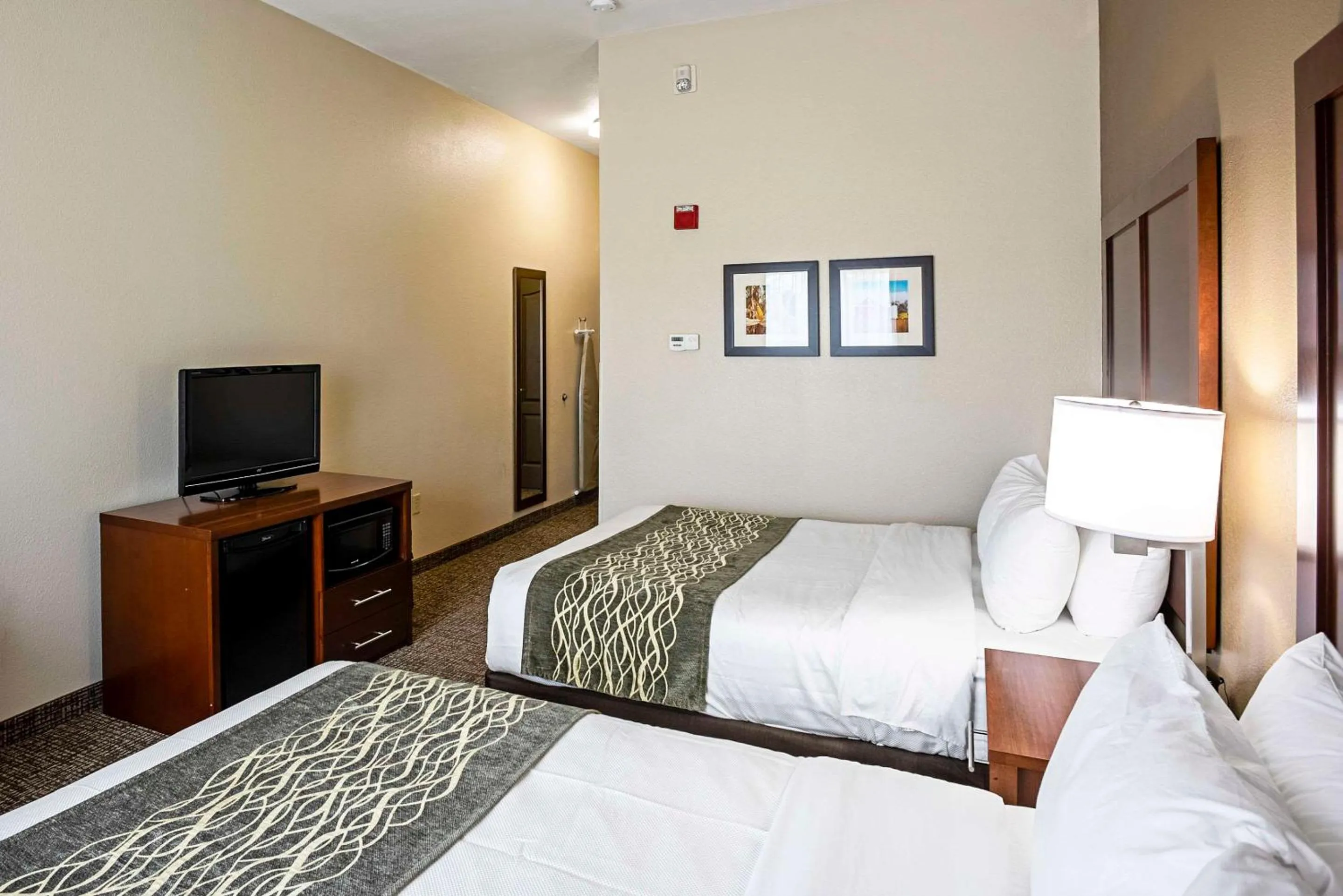 Bedroom, Bed in Comfort Inn & Suites Independence