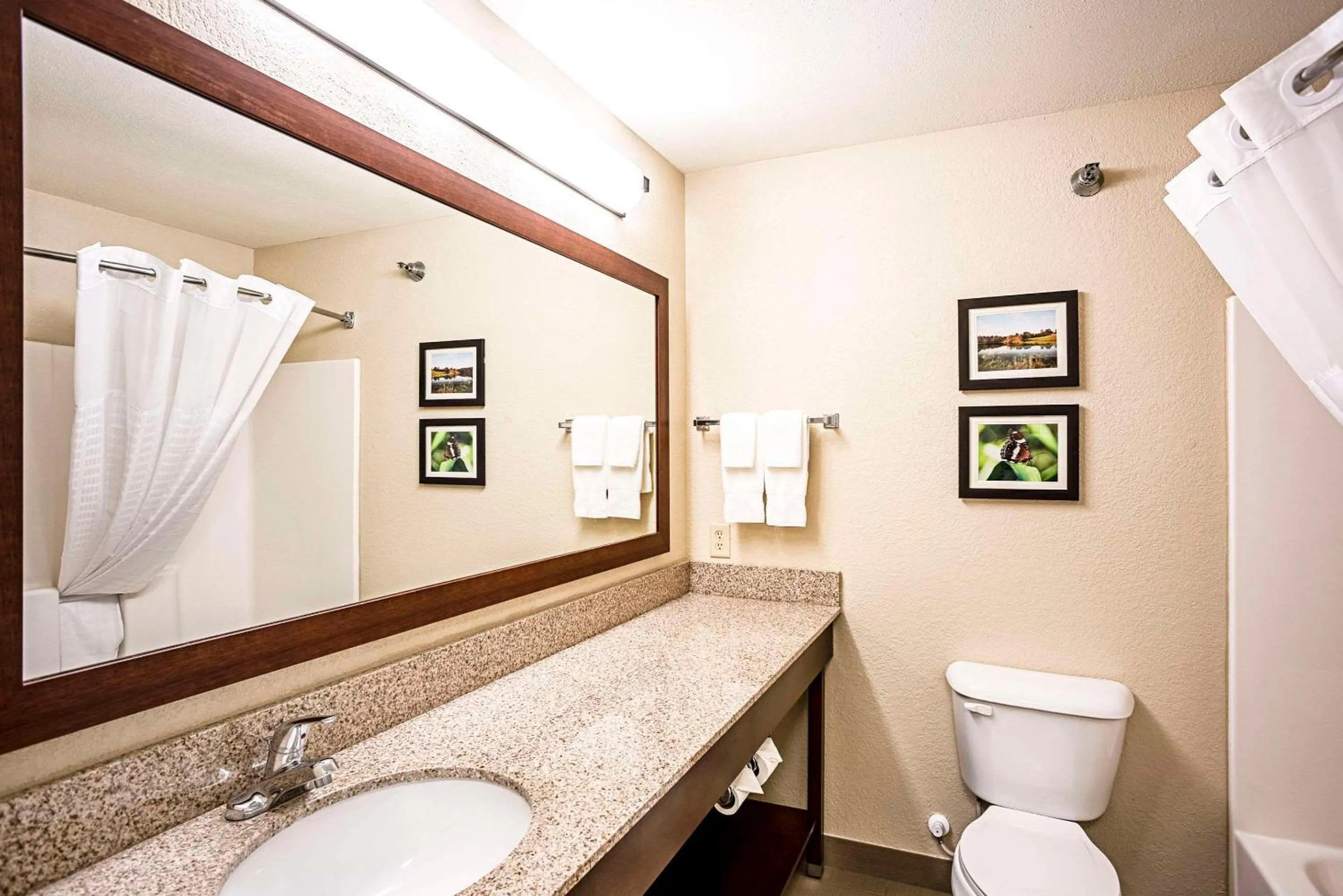 Bedroom in Comfort Inn & Suites Independence