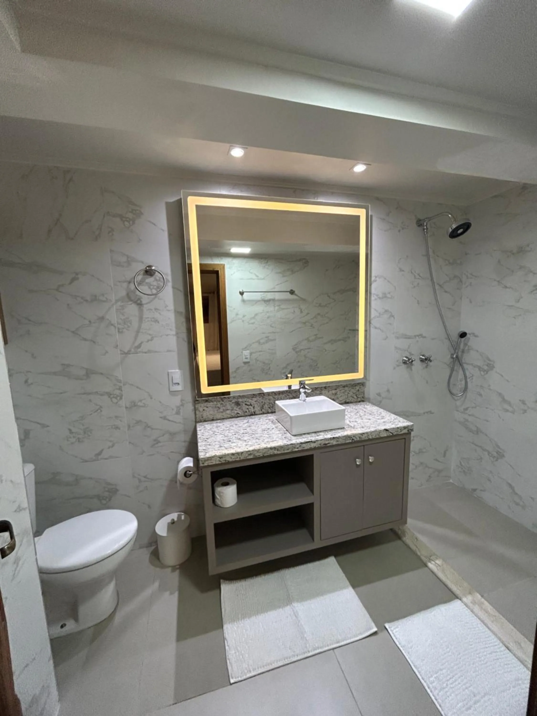 Shower in Pousada Villa Verde