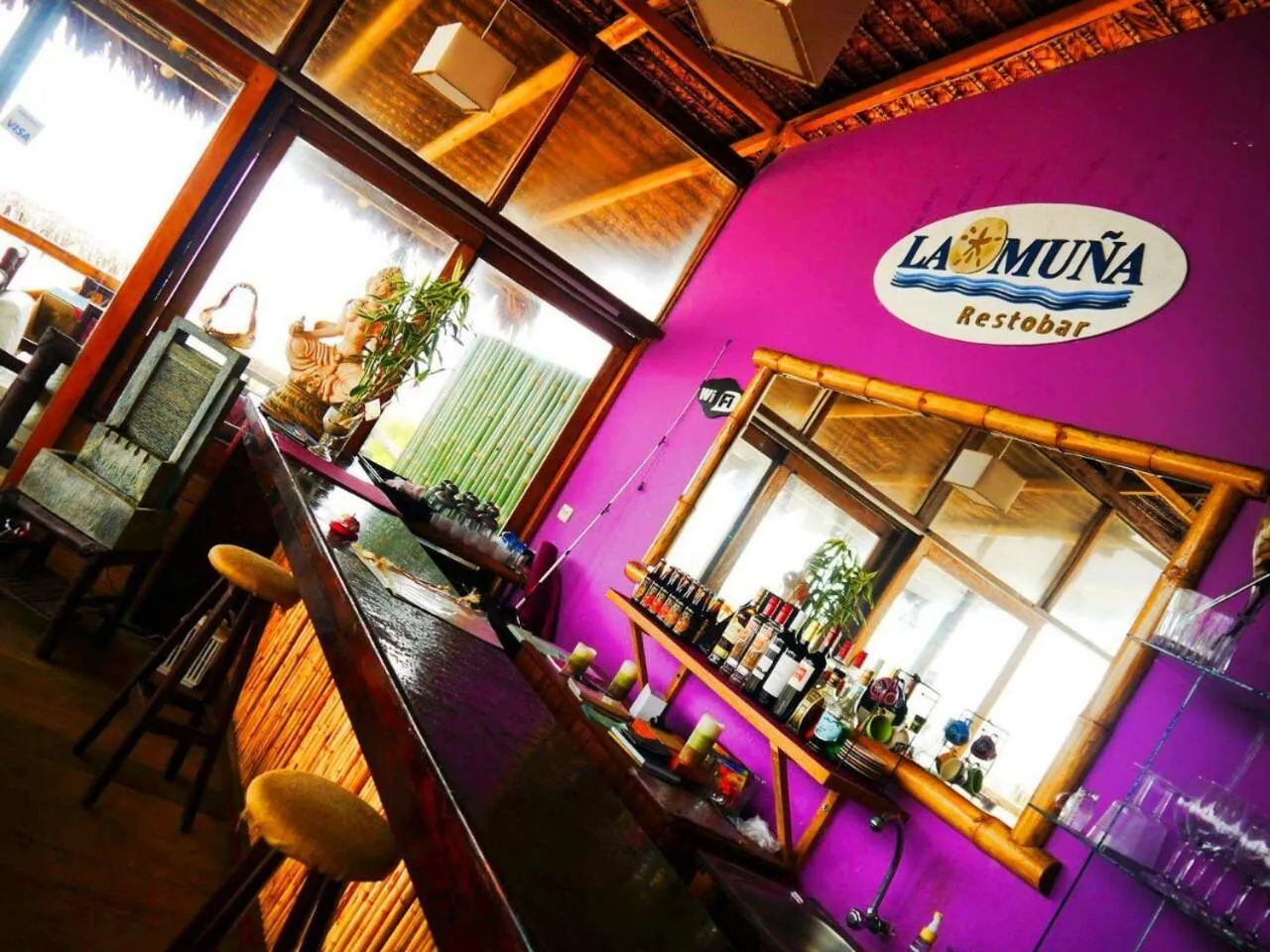 Lounge or bar in Bamboo Lodge