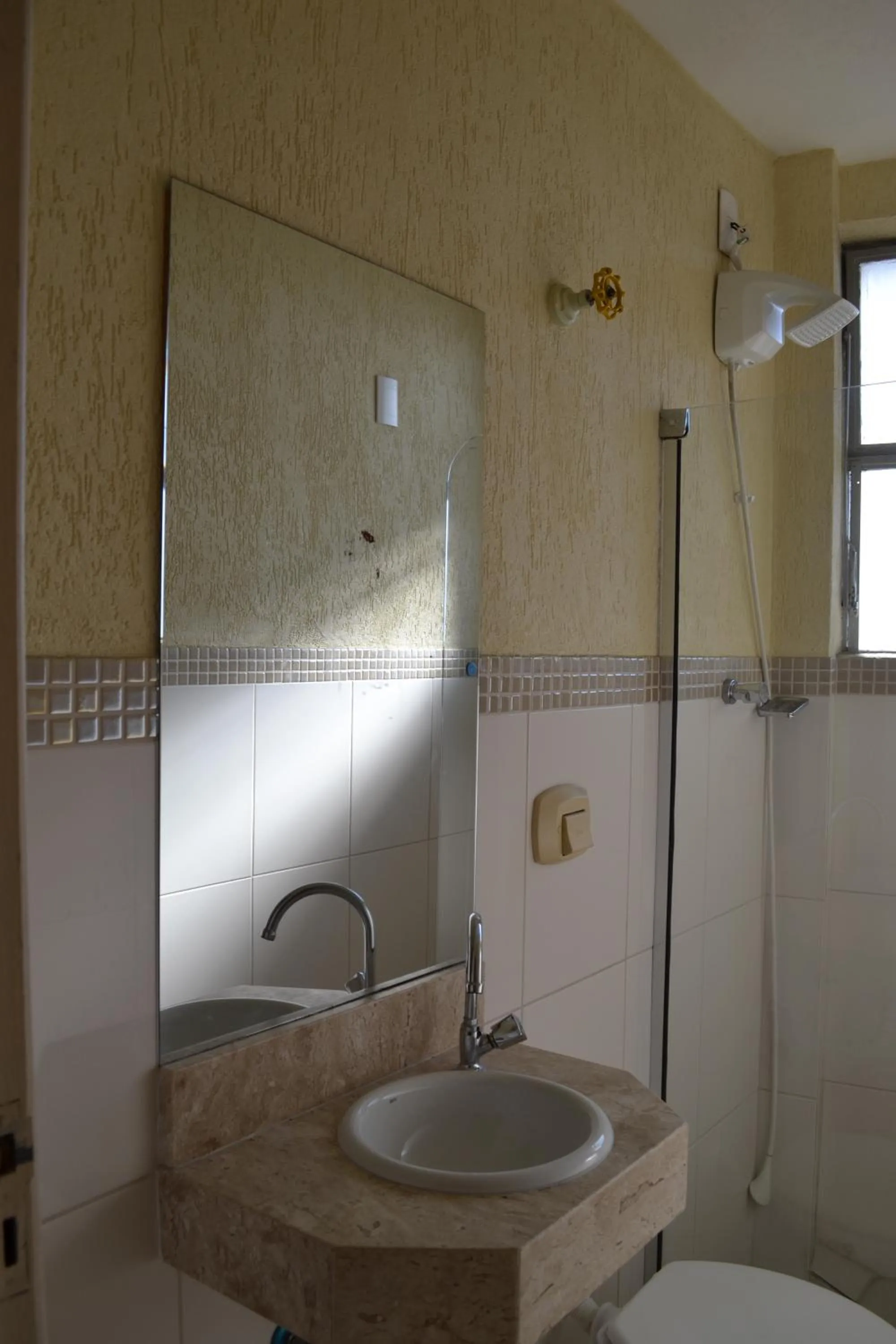 Shower in Hotel Scala