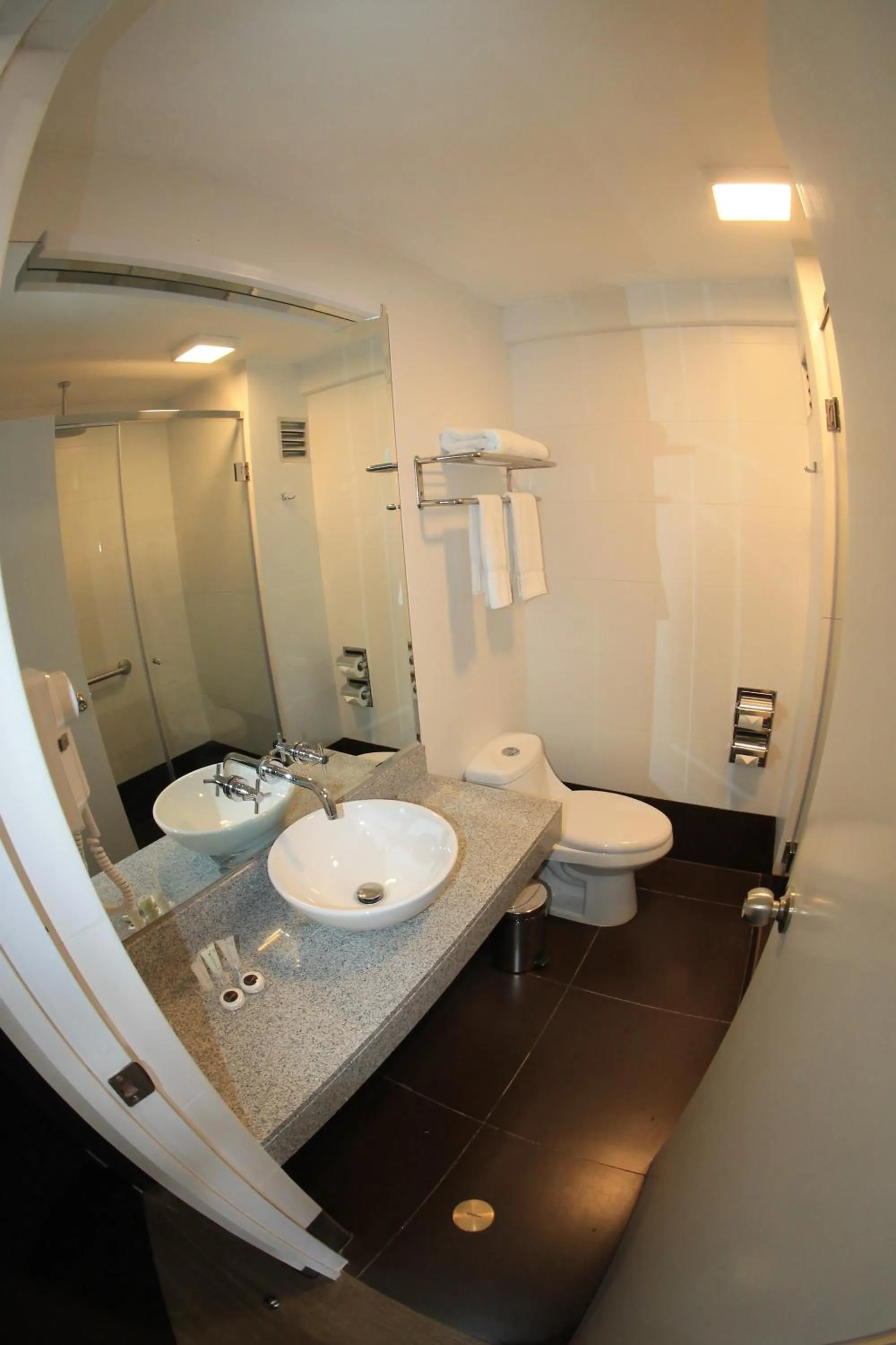 Bathroom in DM Hoteles Moquegua