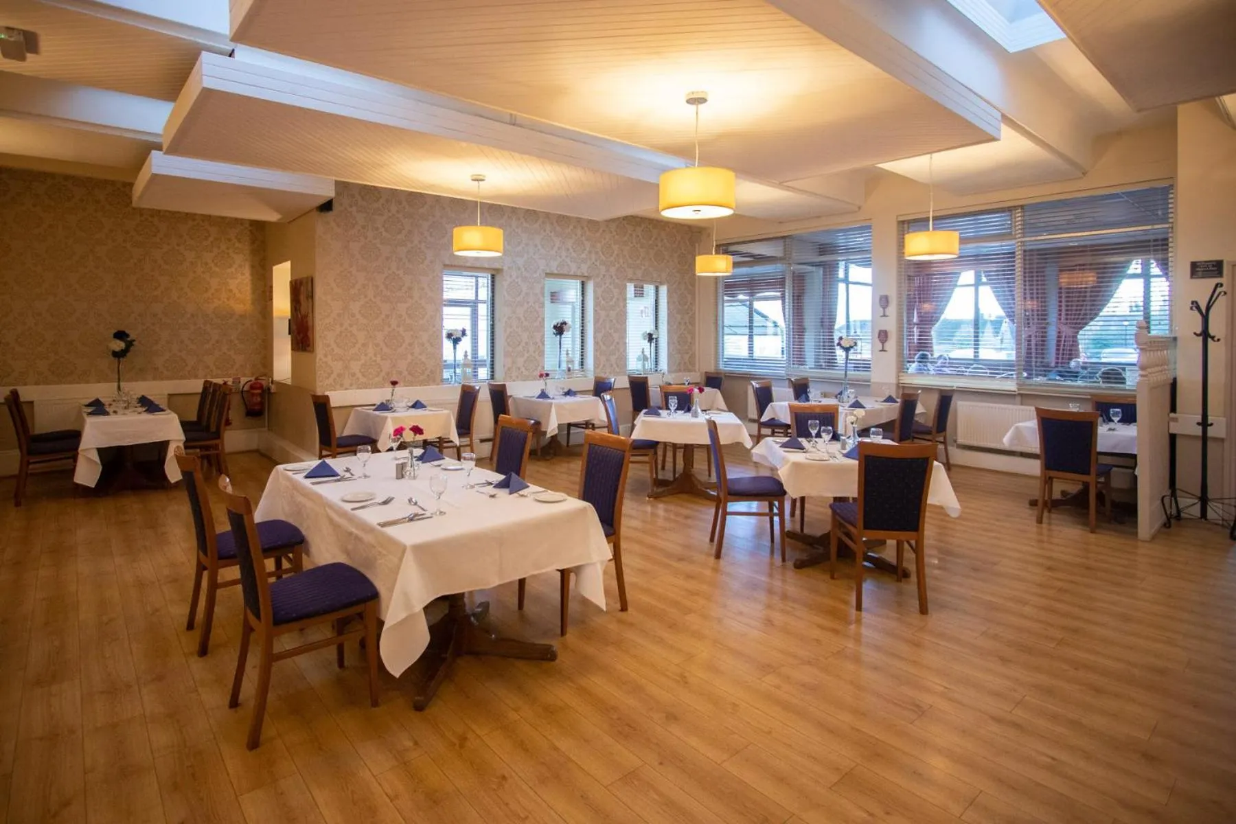 Restaurant/places to eat in West County Hotel