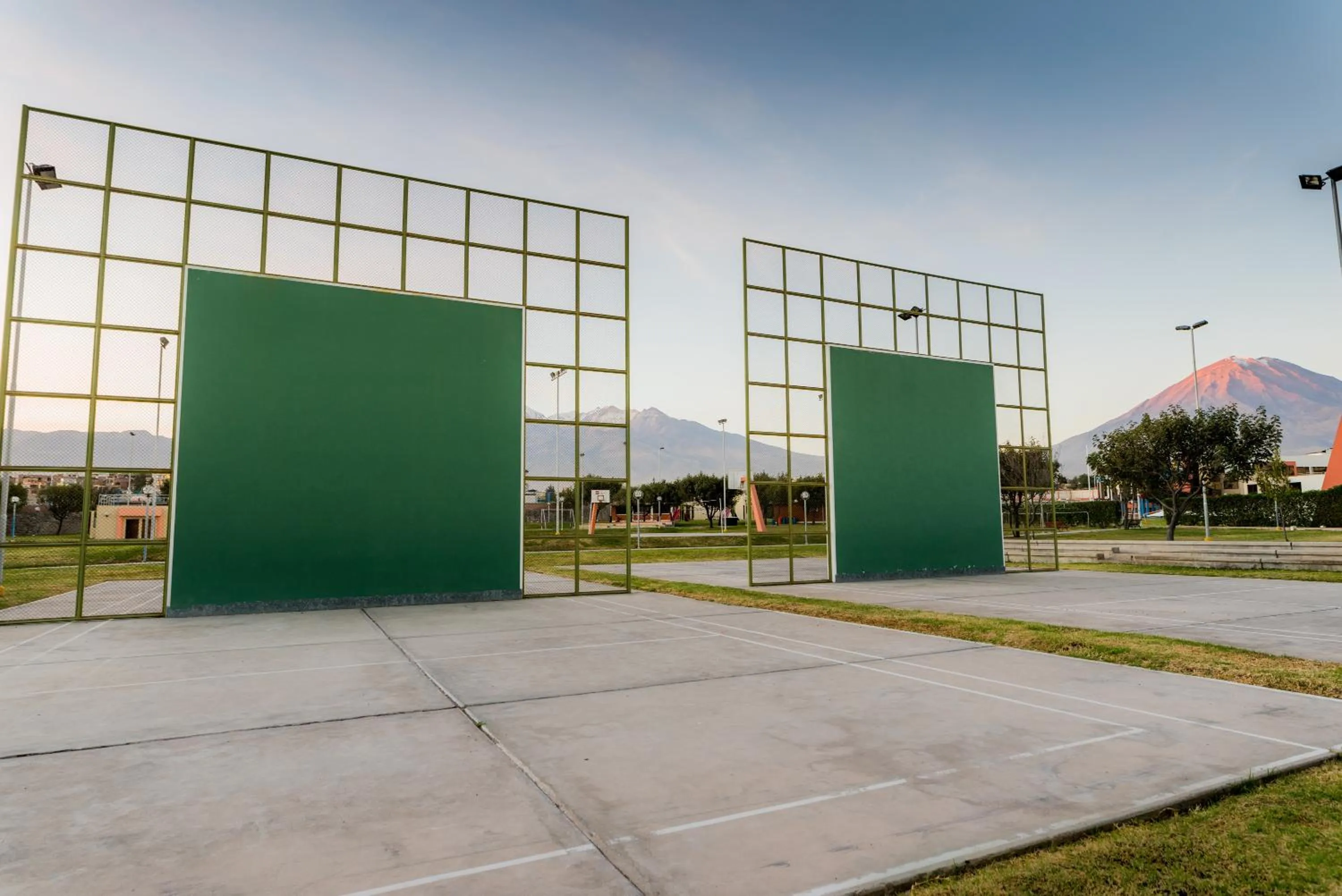 Tennis court in DM Hoteles Arequipa