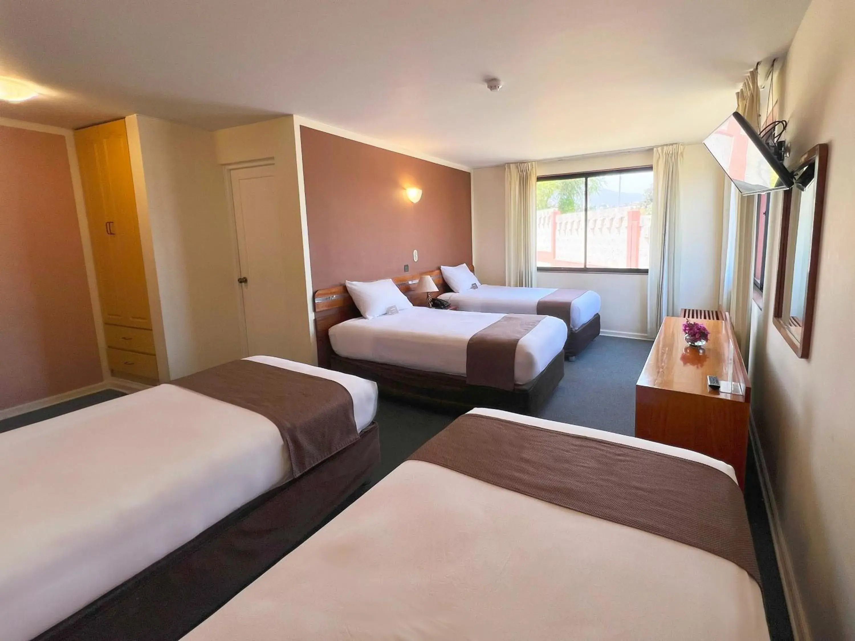 Standard Quadruple Room in DM Hoteles Arequipa Standard Quadruple Room in DM Hoteles Arequipa