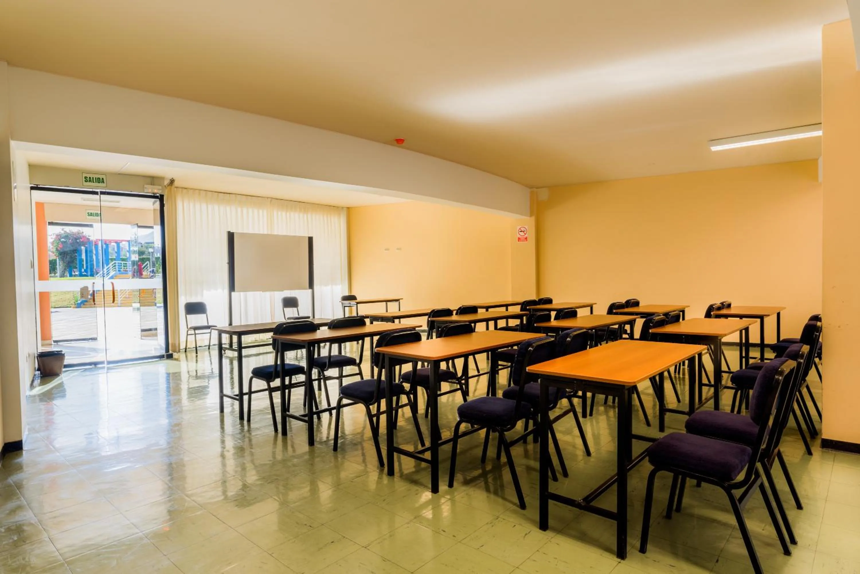 Meeting/conference room in DM Hoteles Arequipa