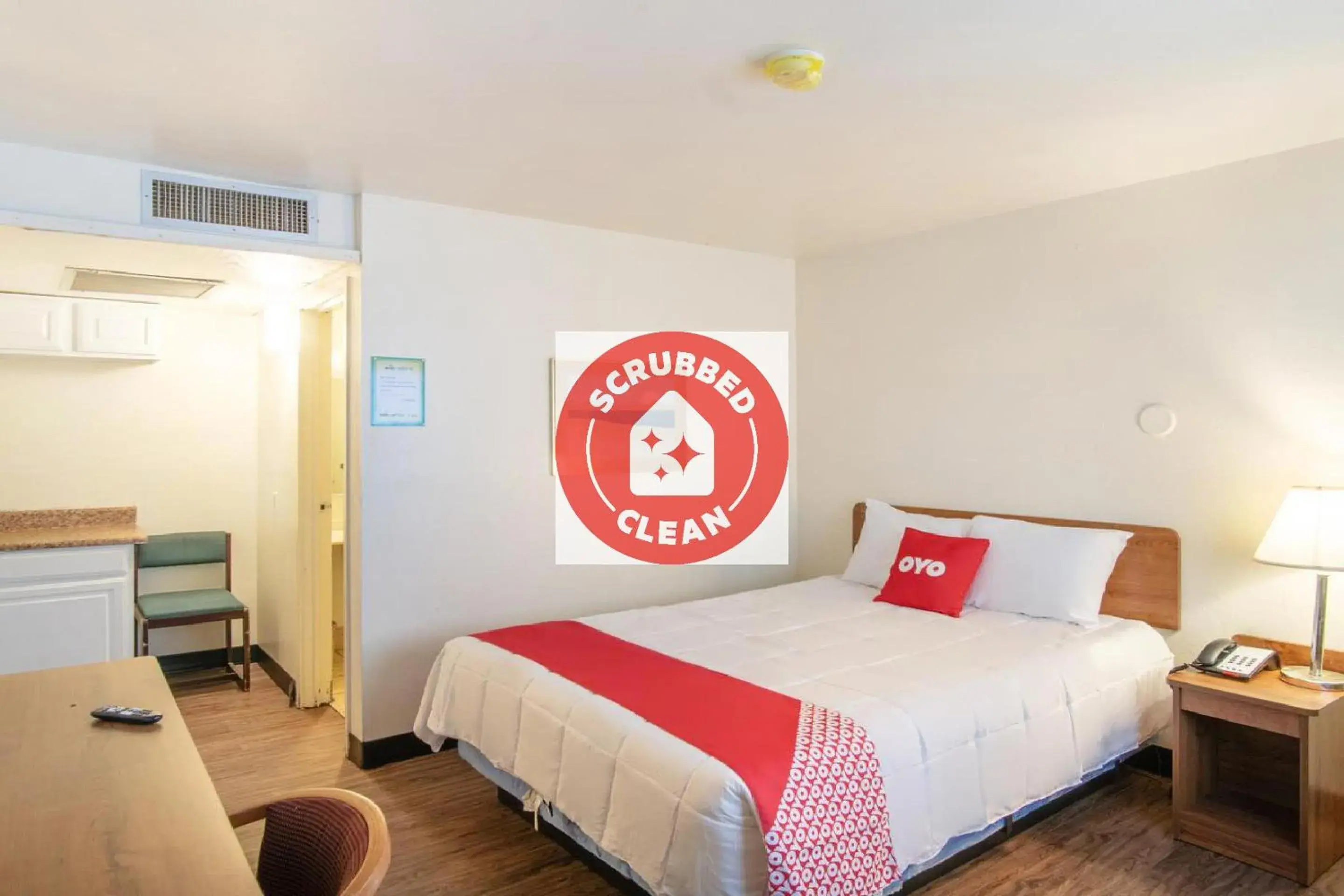 Queen Room - single occupancy in Budgetlodge Queen Room - single occupancy in Budgetlodge