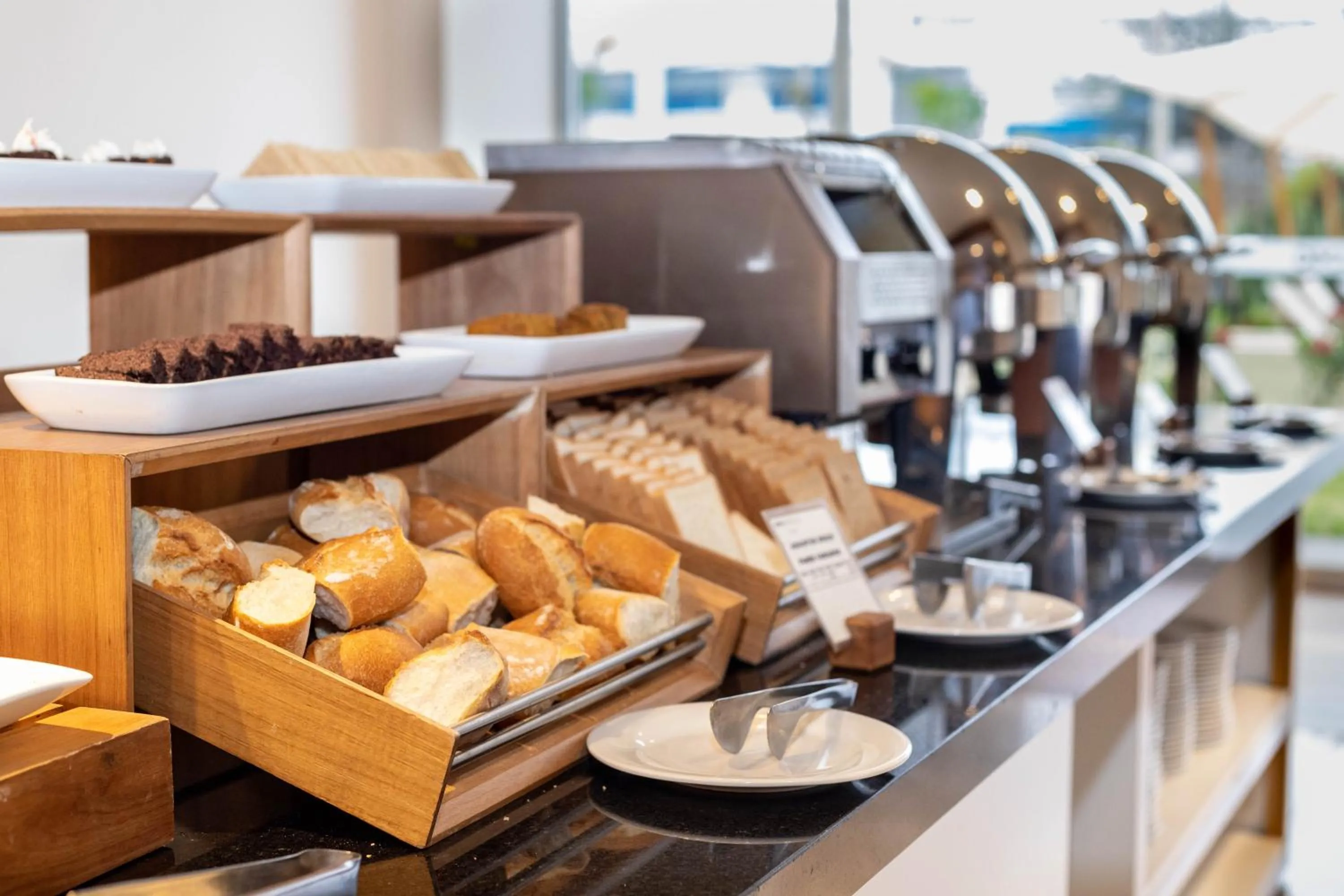 Breakfast in DM Hoteles Tacna