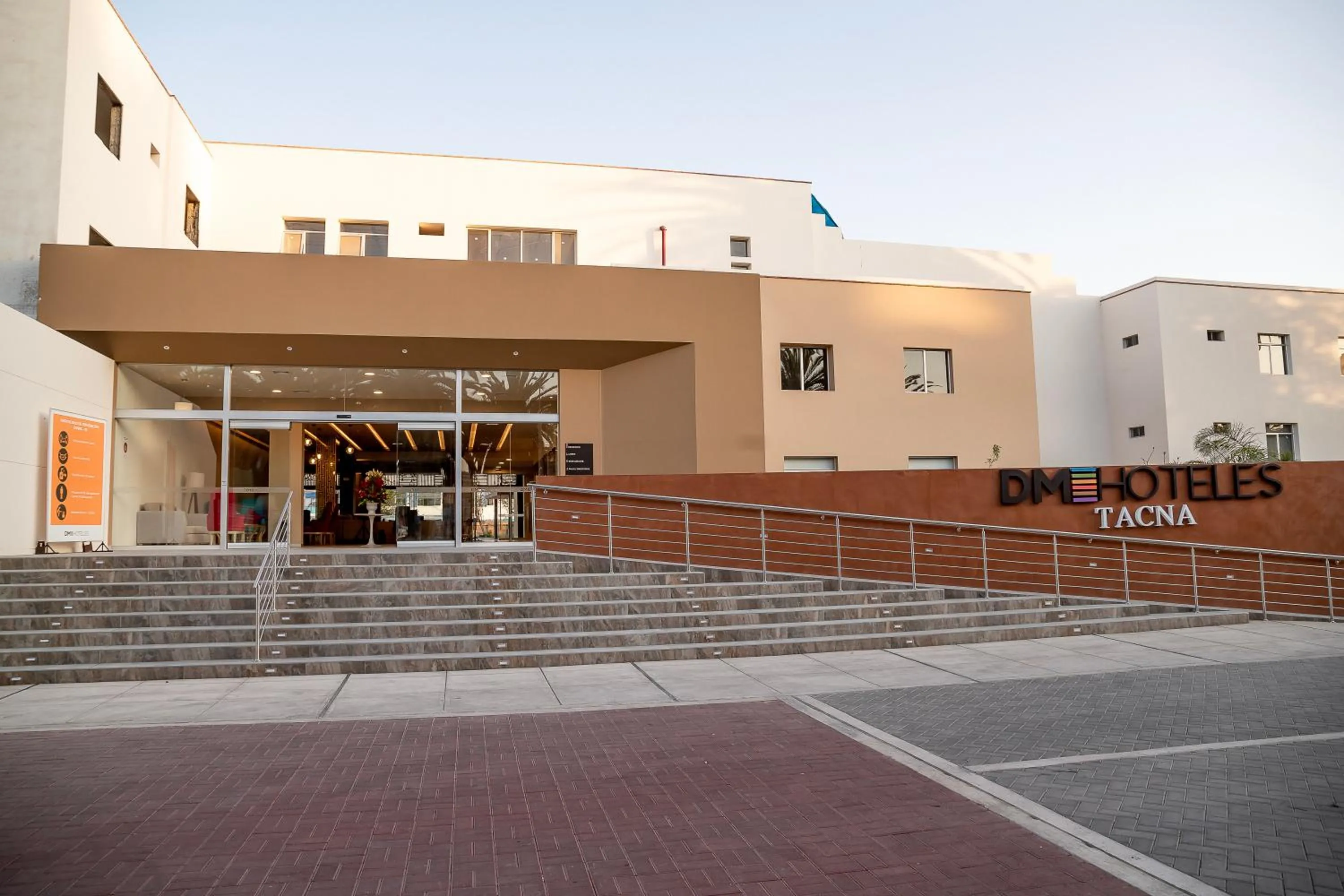 Facade/entrance in DM Hoteles Tacna
