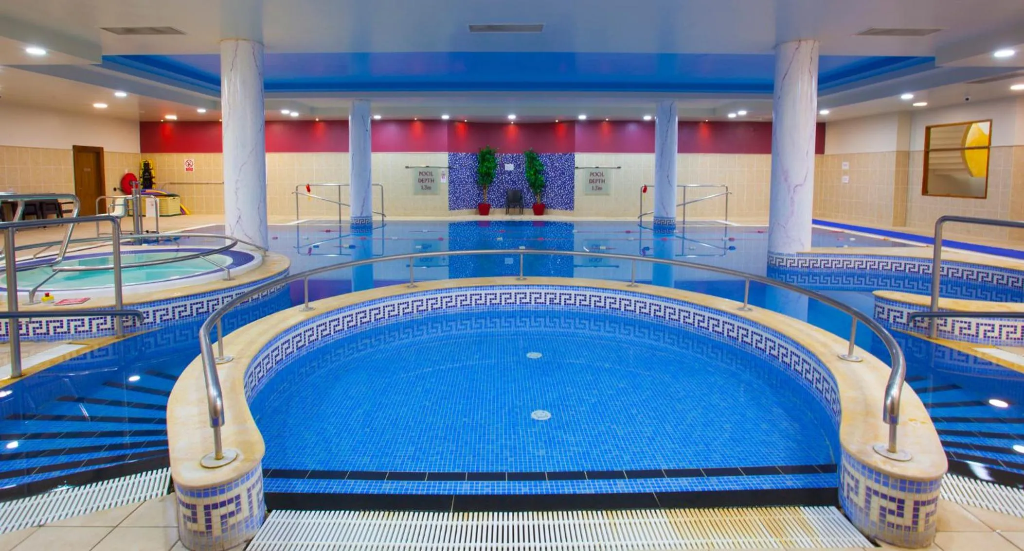 Swimming pool in Knightsbrook Hotel & Golf Resort
