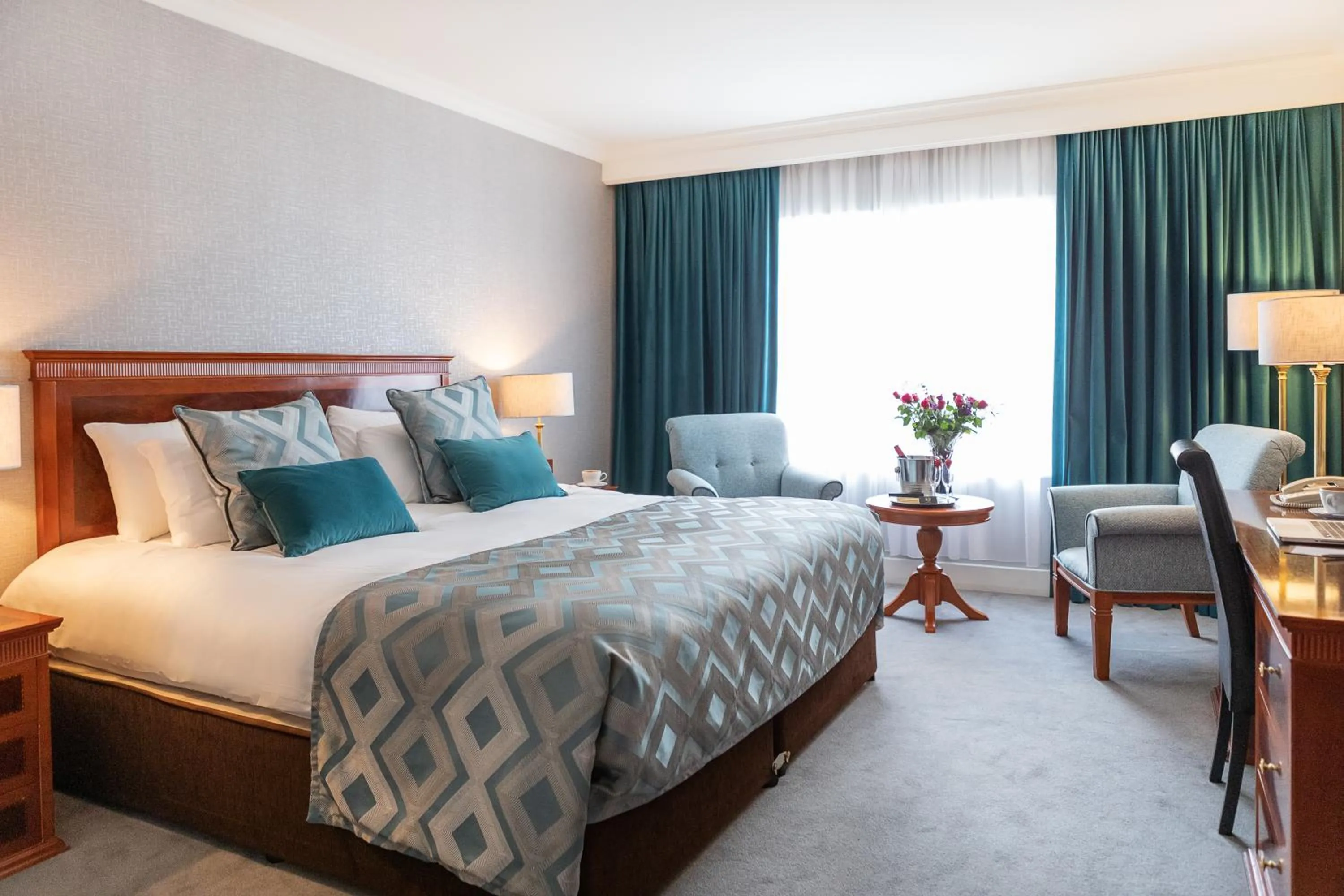 Bedroom, Bed in Knightsbrook Hotel & Golf Resort