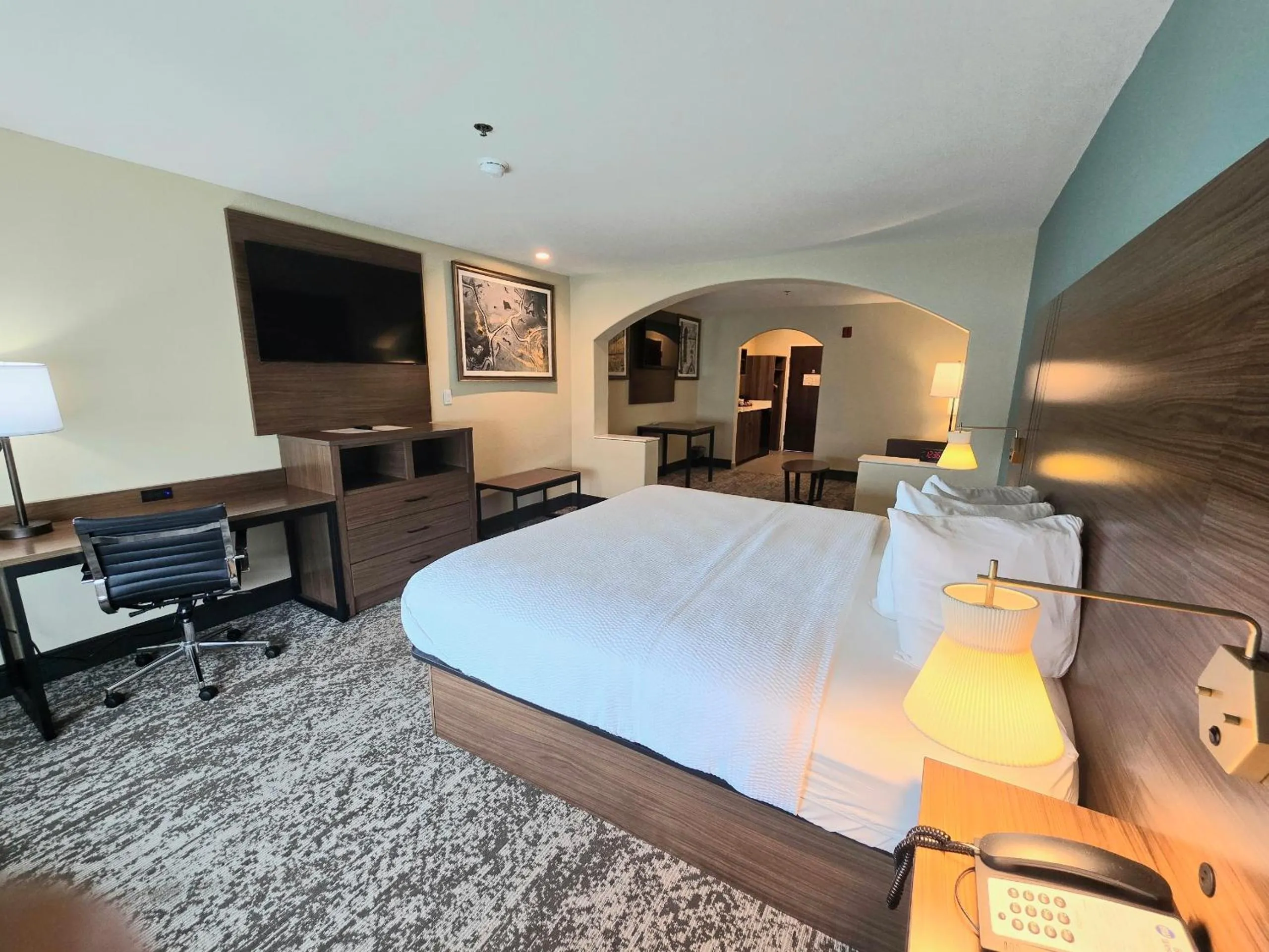 Bed in Best Western Casa Villa Suites