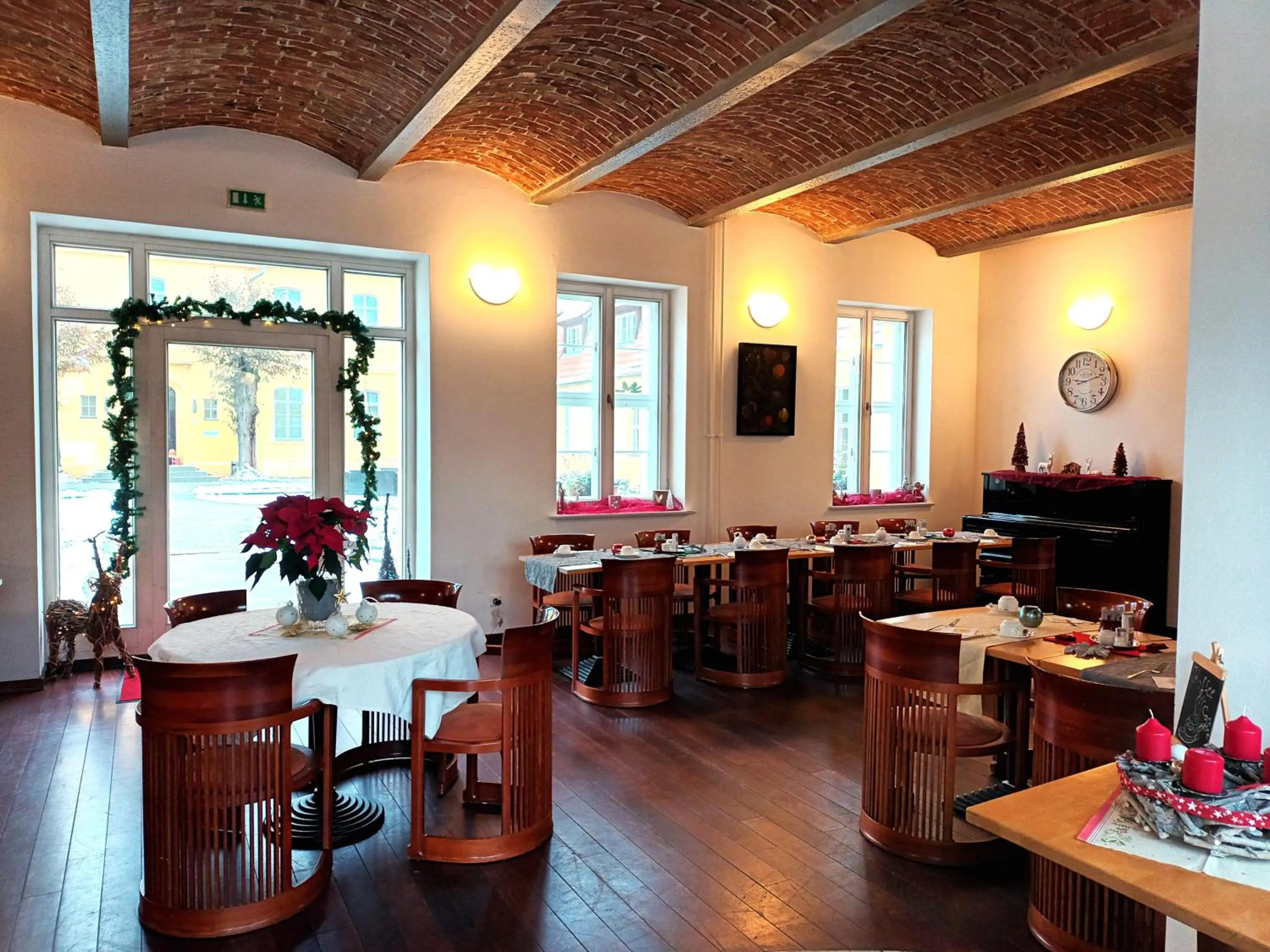 Restaurant/places to eat in Hotel Vierseithof Luckenwalde