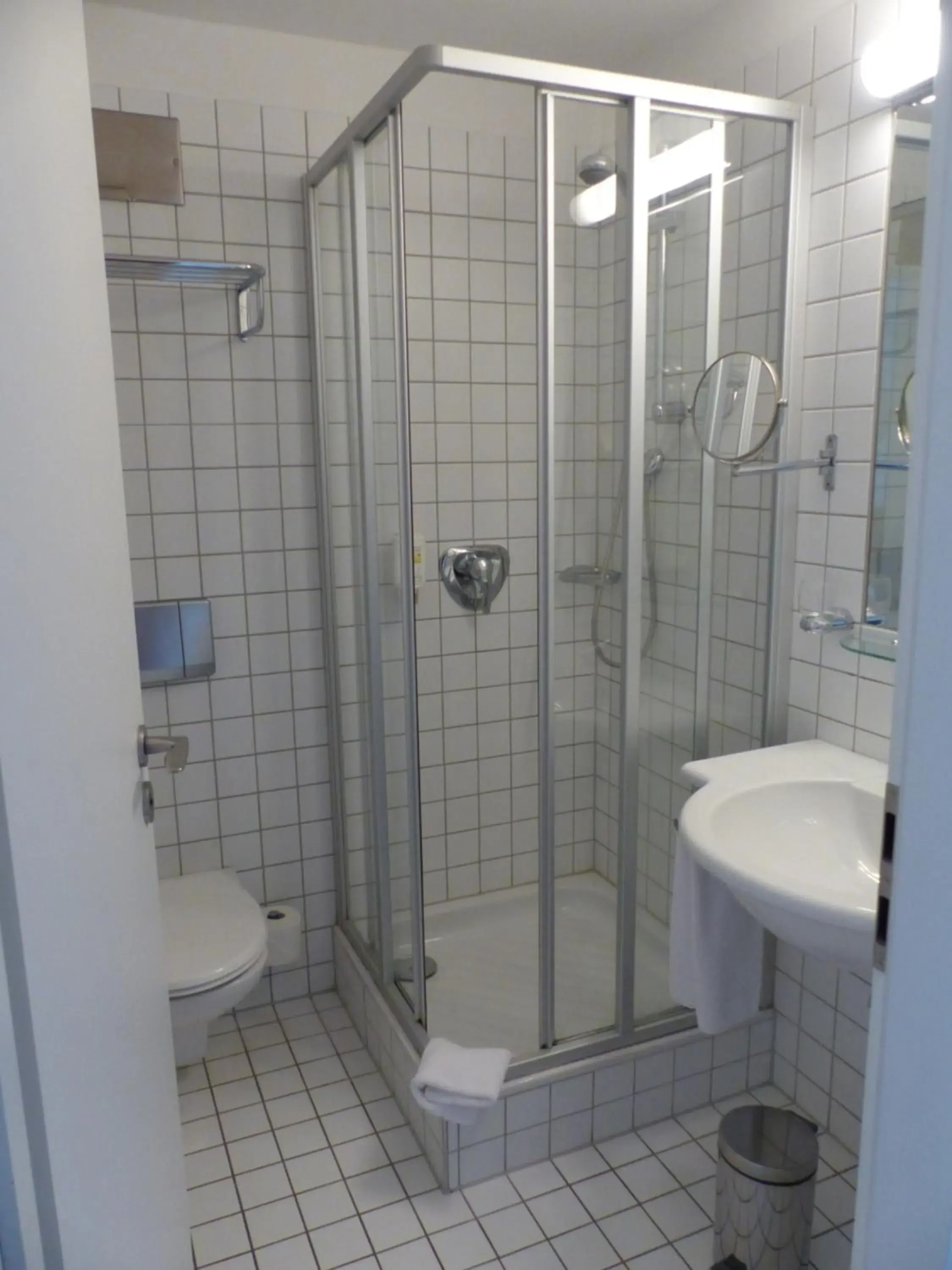 Single Room with Shower in Hotel Vierseithof Luckenwalde Single Room with Shower in Hotel Vierseithof Luckenwalde