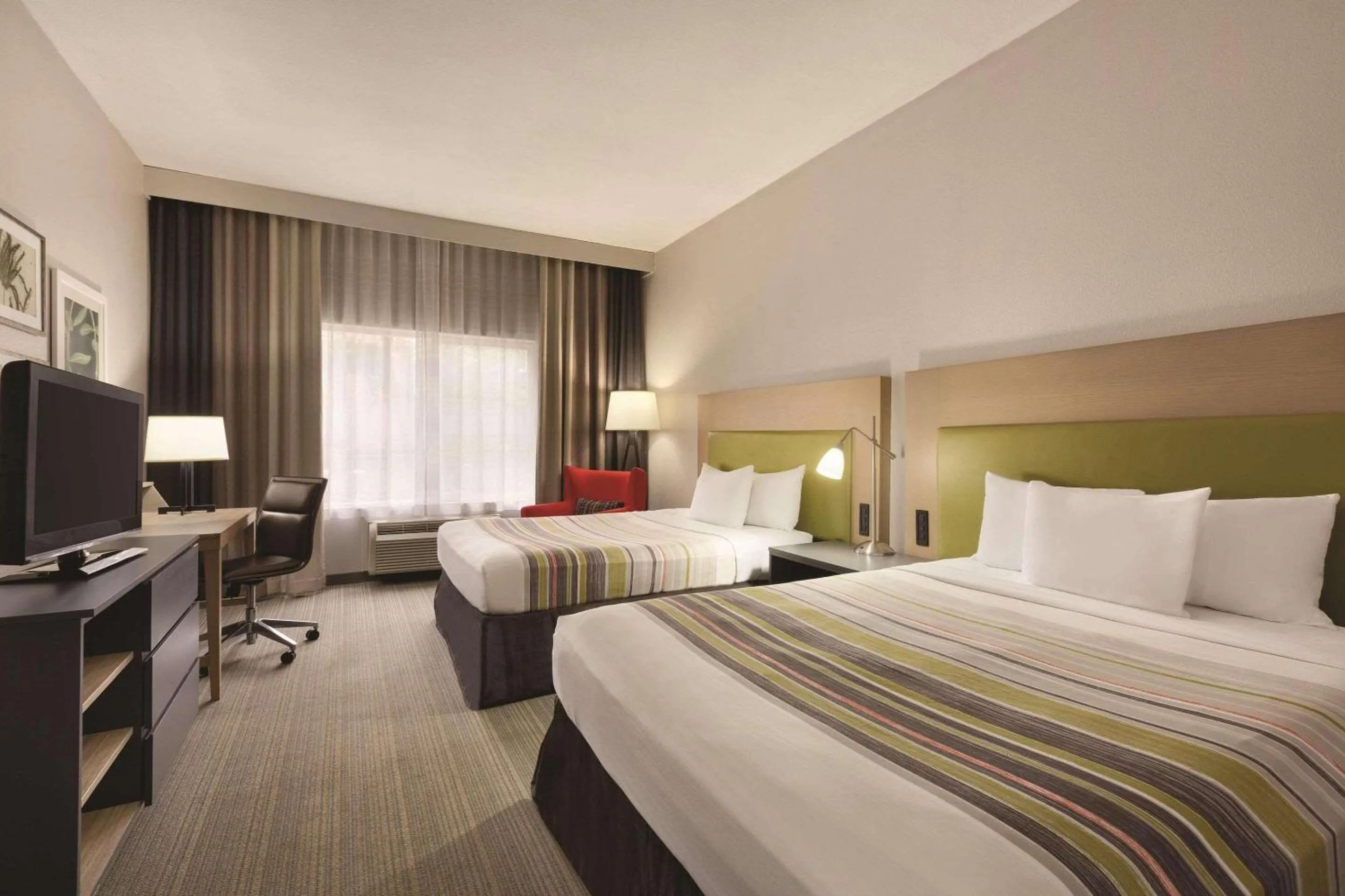 Bedroom, Bed in Country Inn & Suites by Radisson, Fresno North, CA