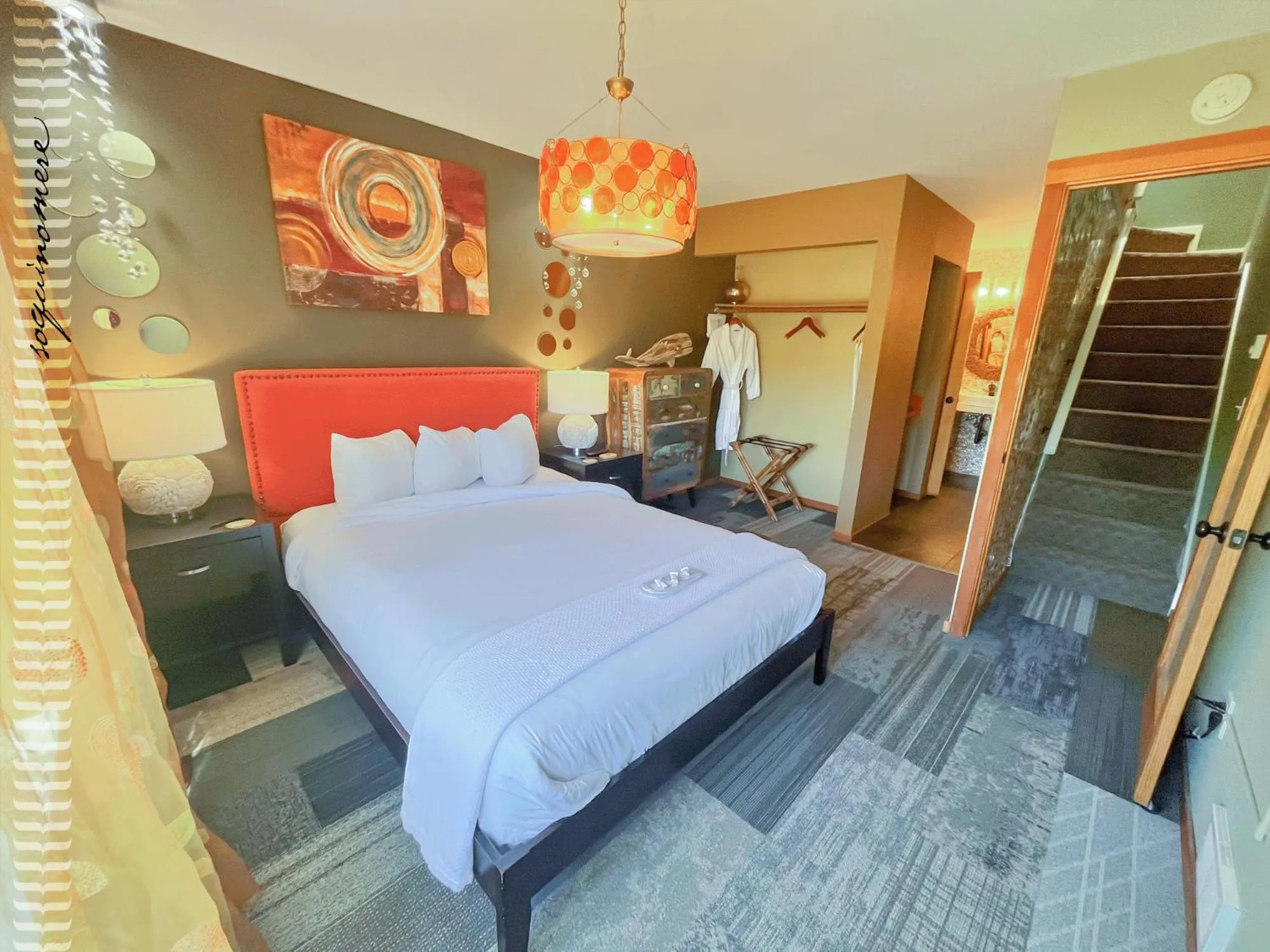 Bed in Tide Pool Cabin, a Soquinomere Private Hotel on the Dunes, Downtown Ocean Shores