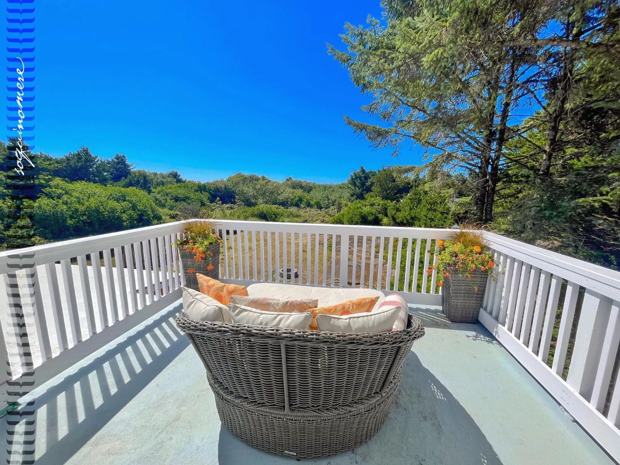 Tide Pool Cabin, a Soquinomere Private Hotel on the Dunes, Downtown Ocean Shores