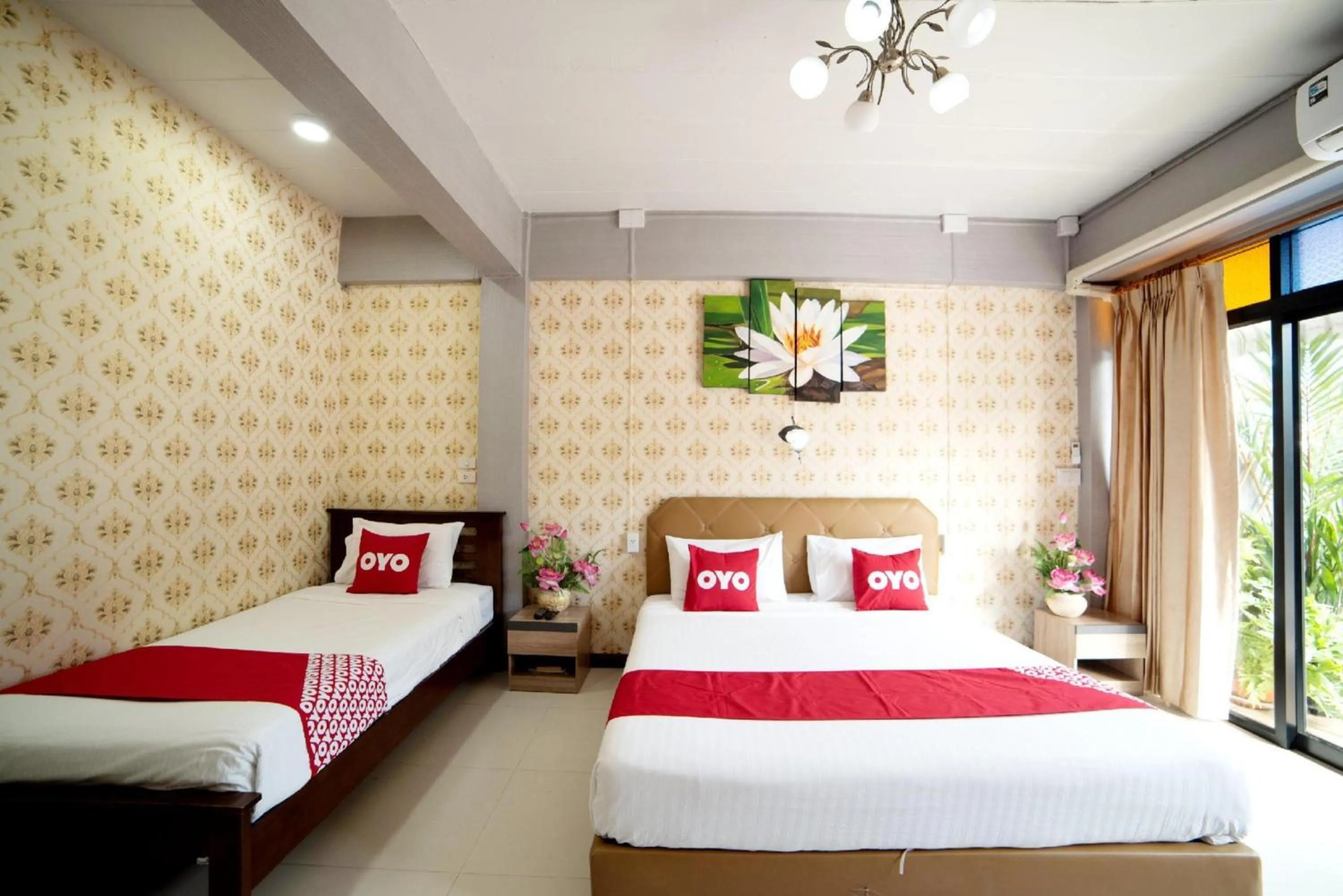 Photo of the whole room, Bed in OYO 465 Krung Kao Traveller Lodge