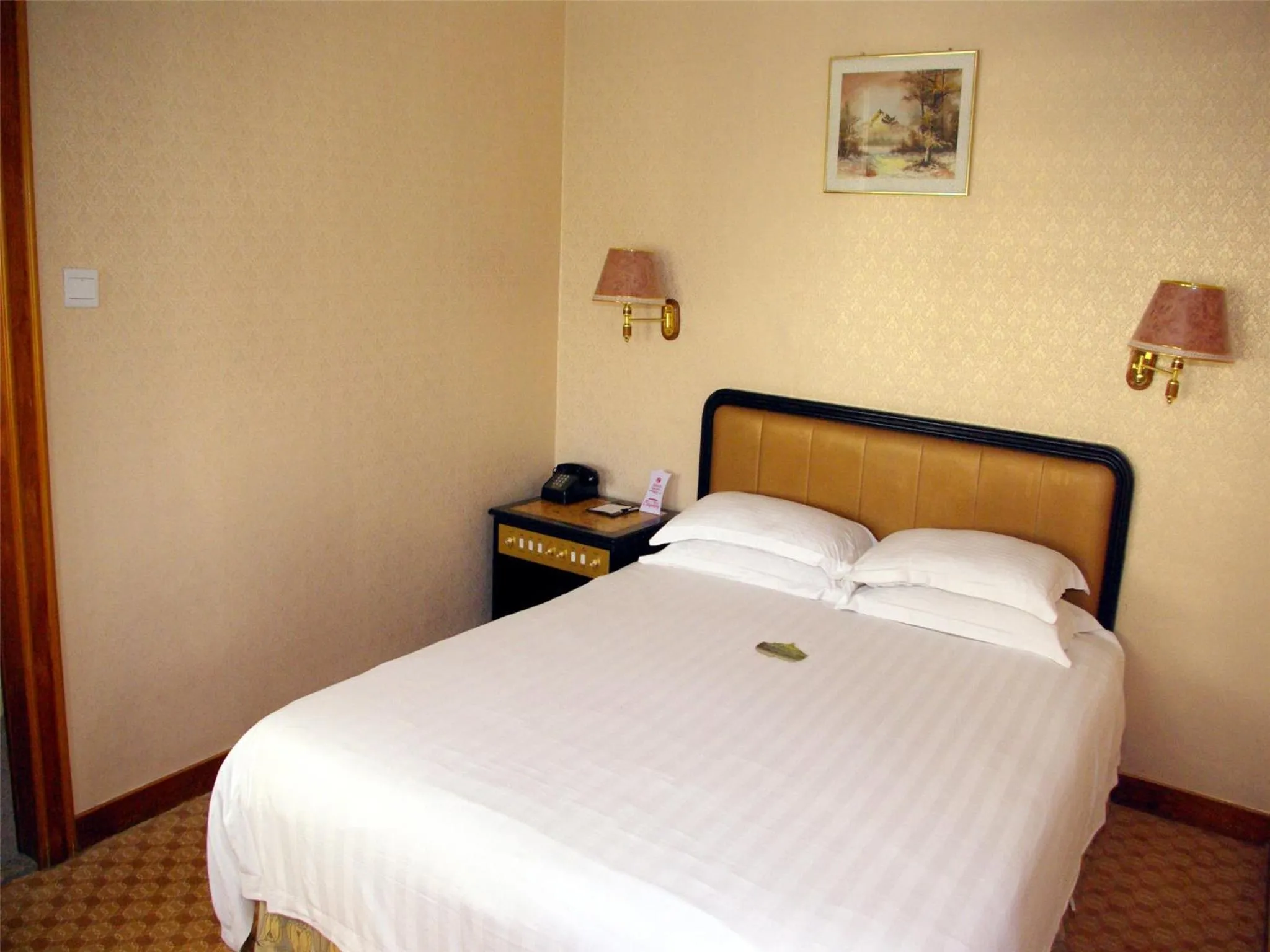 Bedroom, Bed in Guangzhou Aiqun Hotel - Canton Fair Free Shuttle Bus during Canton Fair period