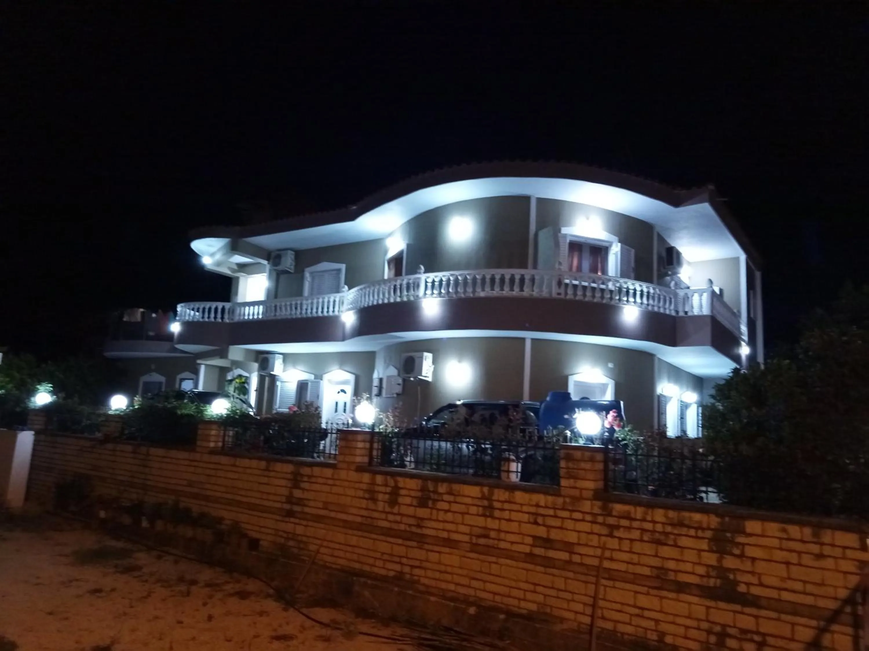 Property building in Vila Zeqo Muka 1