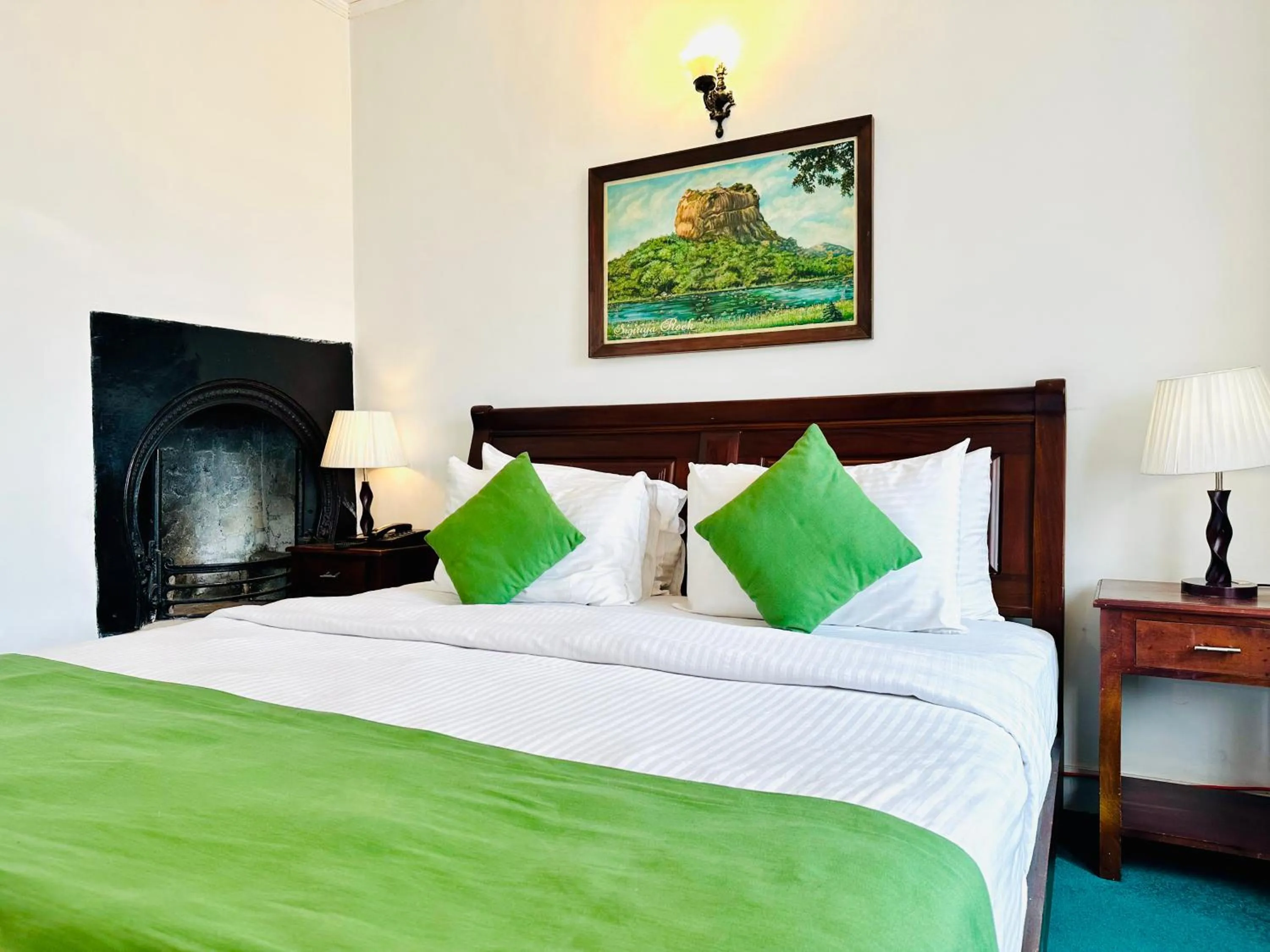 View (from property/room), Bed in The Rock Hotel