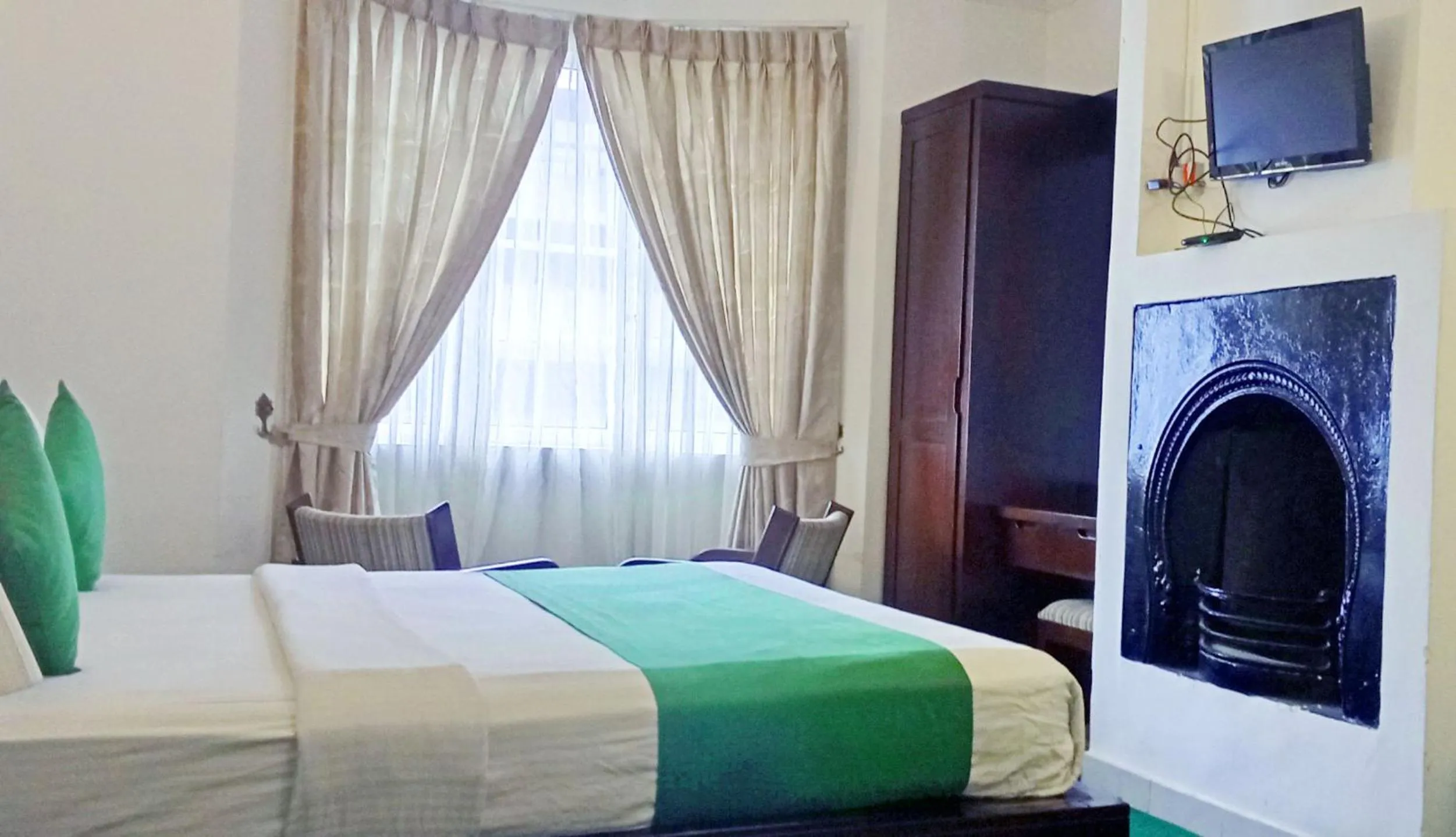 Bedroom, Bed in The Rock Hotel