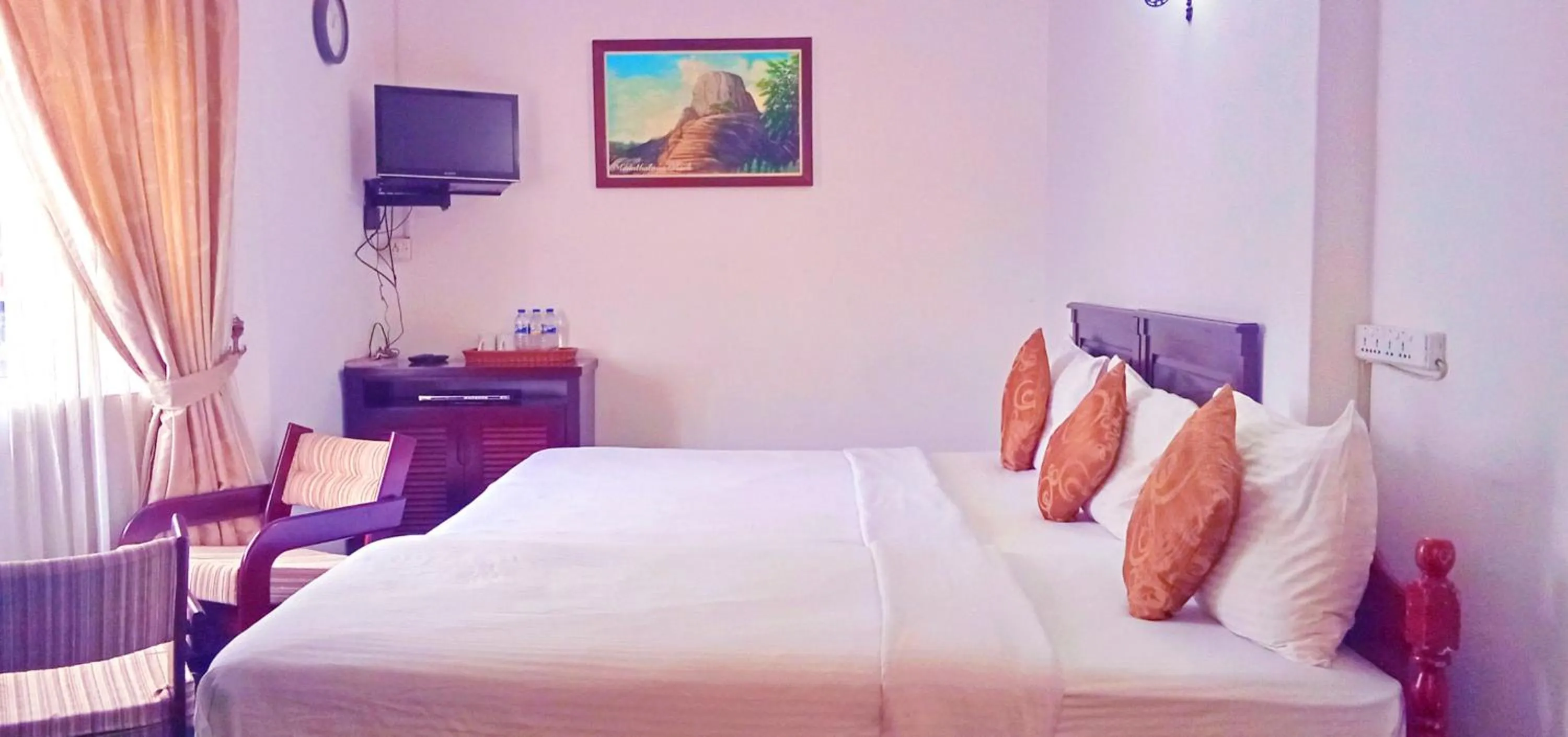 Bedroom, Bed in The Rock Hotel