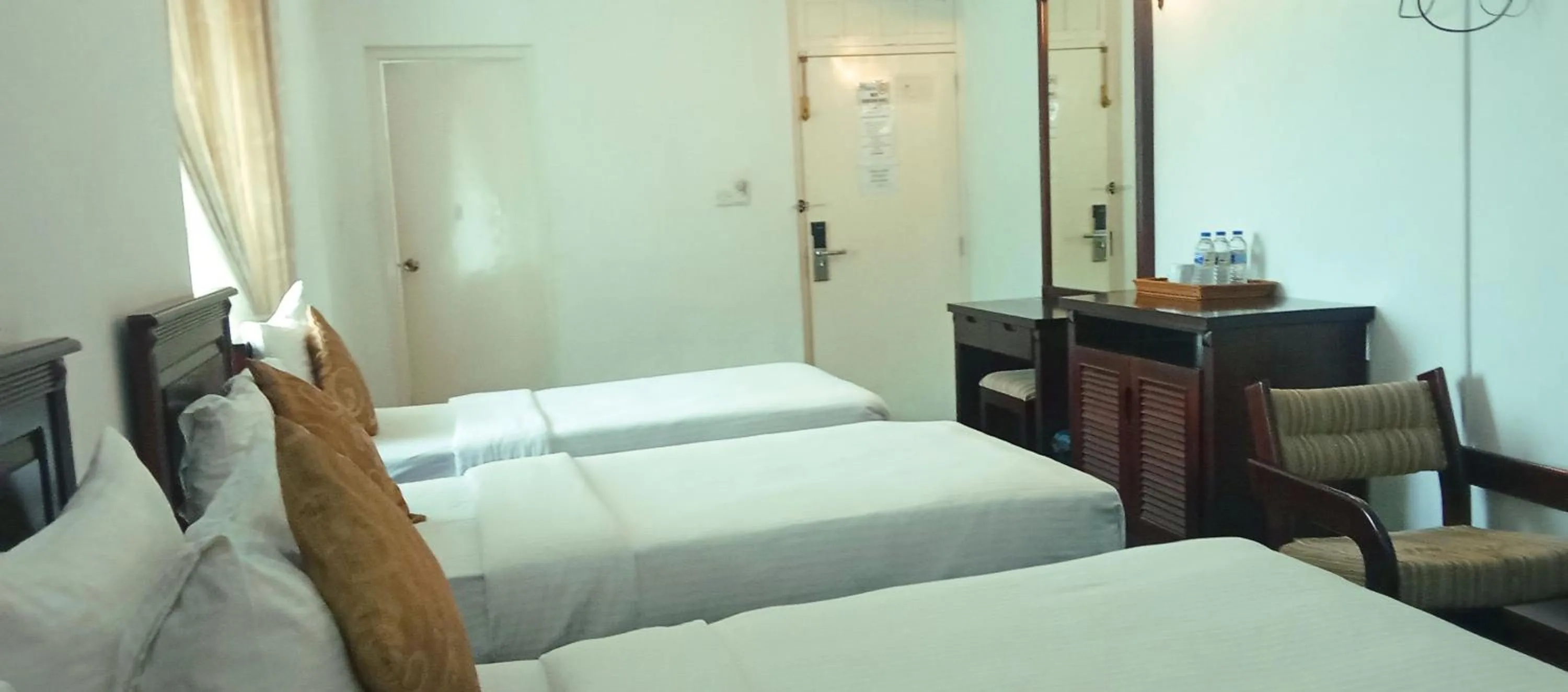 Bedroom, Bed in The Rock Hotel