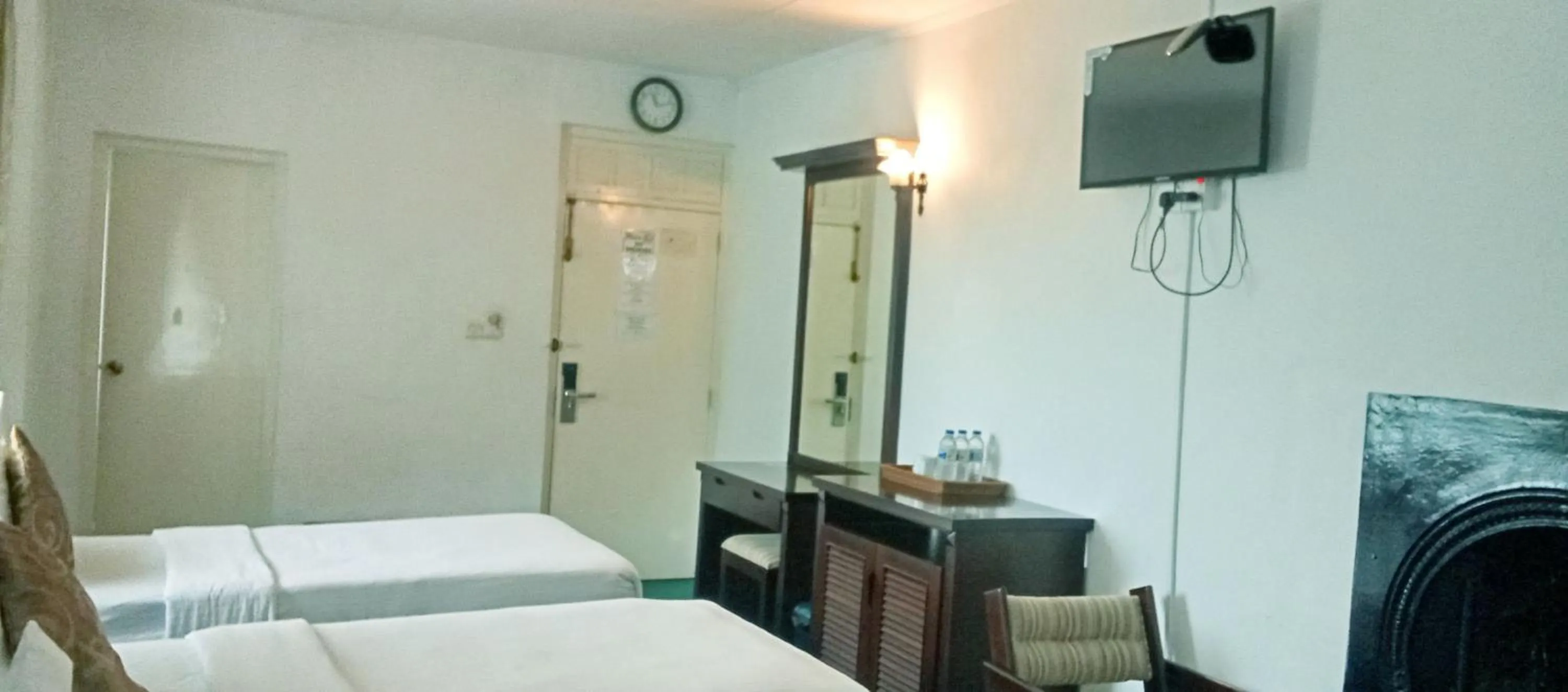 Bedroom, Bed in The Rock Hotel