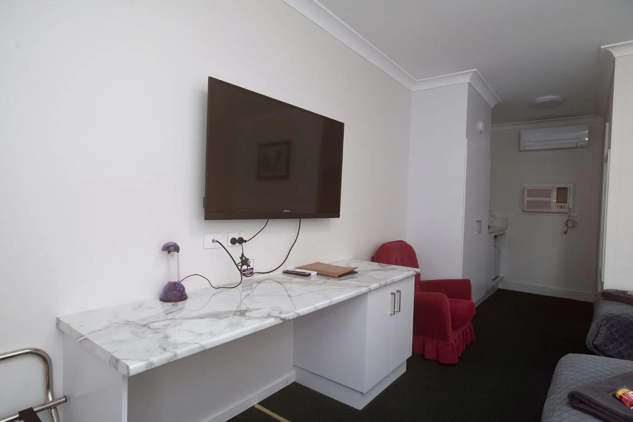 TV and multimedia in Glynlea Motel