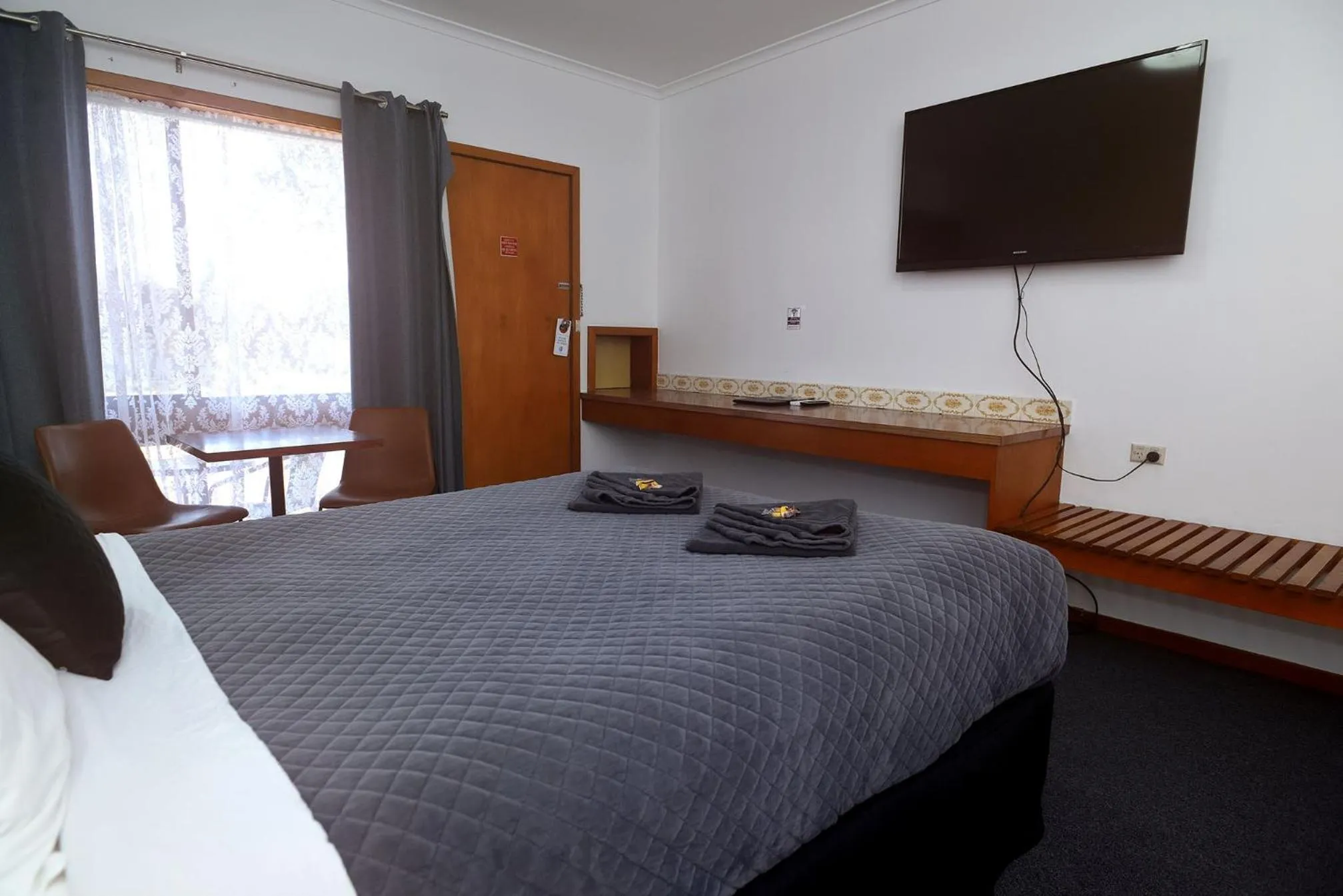 Bed in Glynlea Motel