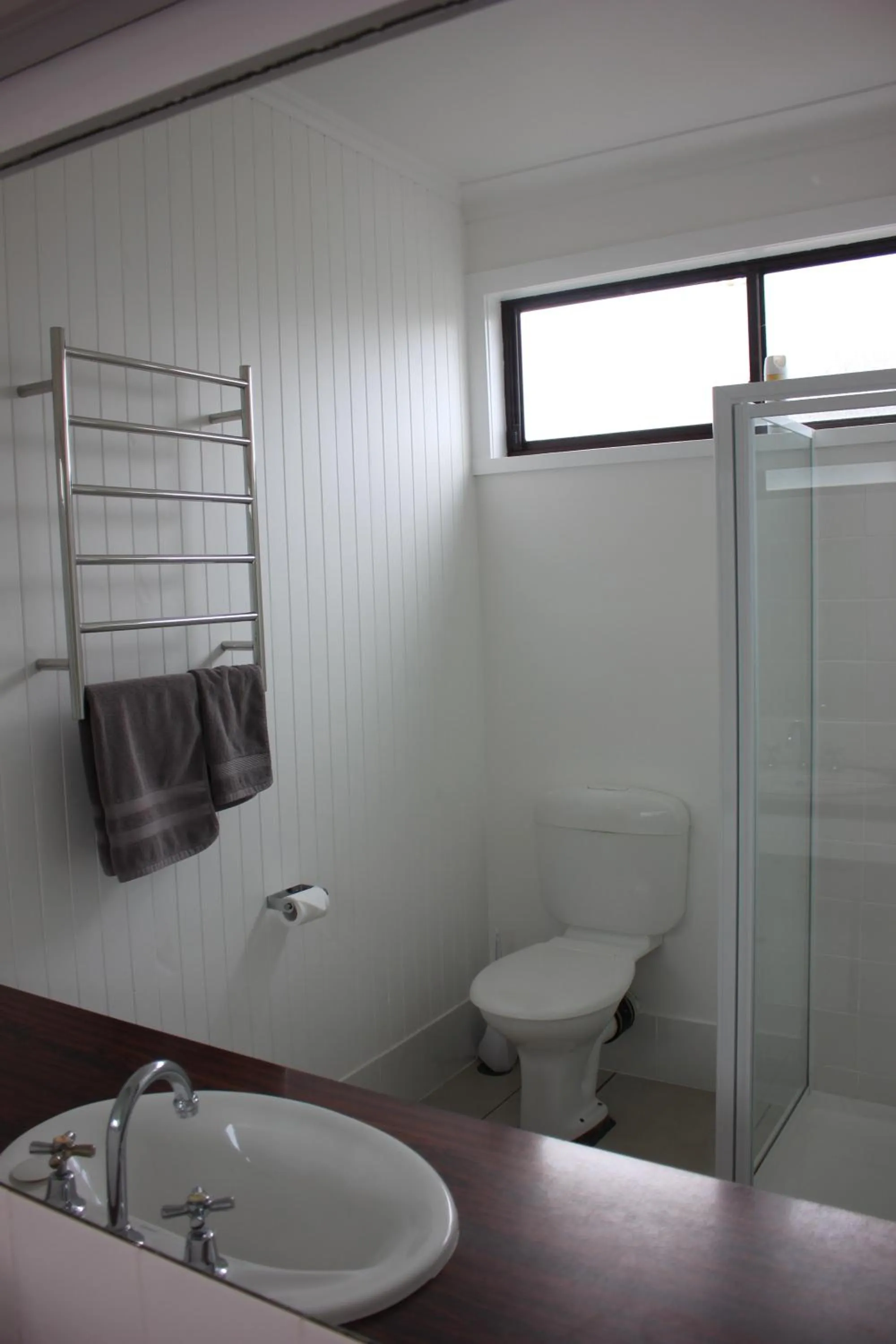 Bathroom in Glynlea Motel