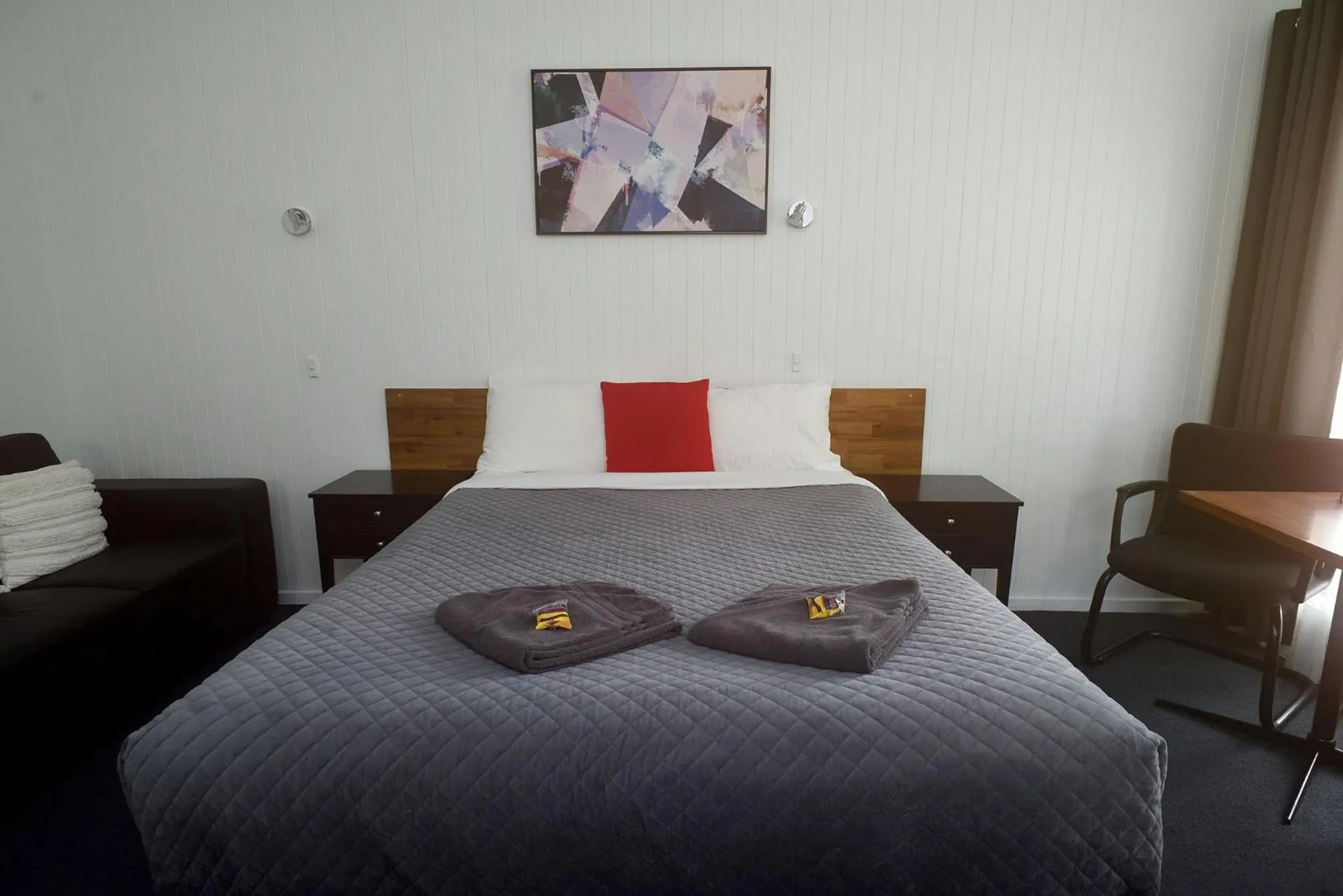 Bed in Glynlea Motel