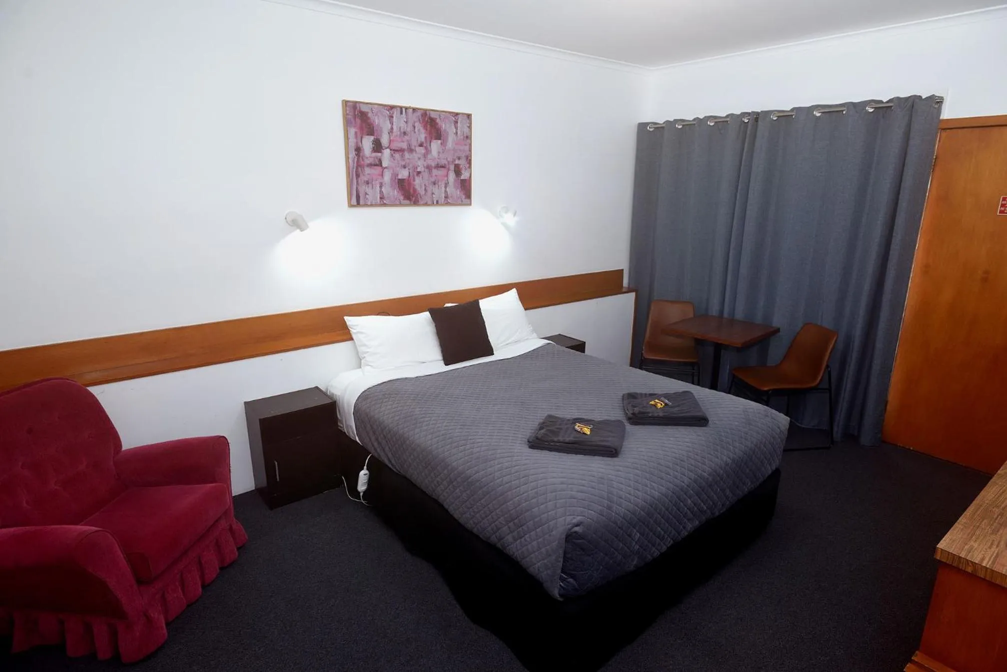 Bed in Glynlea Motel