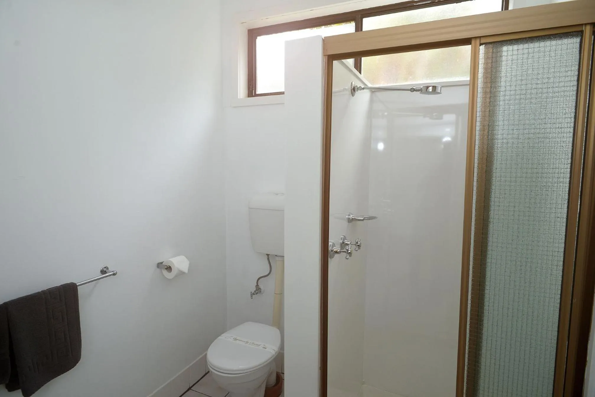 Shower in Glynlea Motel