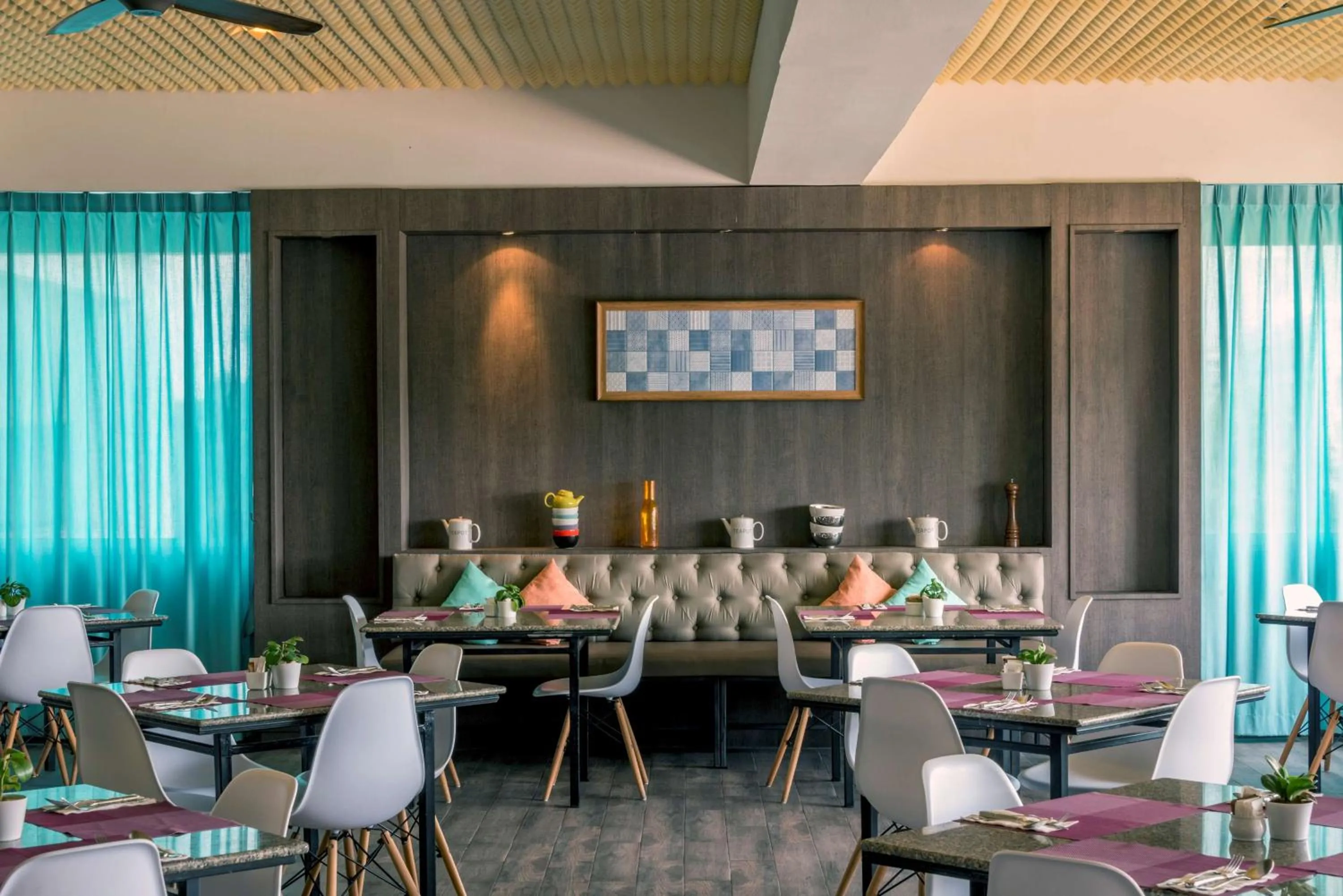 Restaurant/places to eat in Radisson Resort & Spa Hua Hin