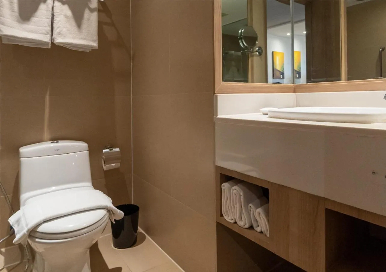 Shower in Radisson Resort & Spa Hua Hin