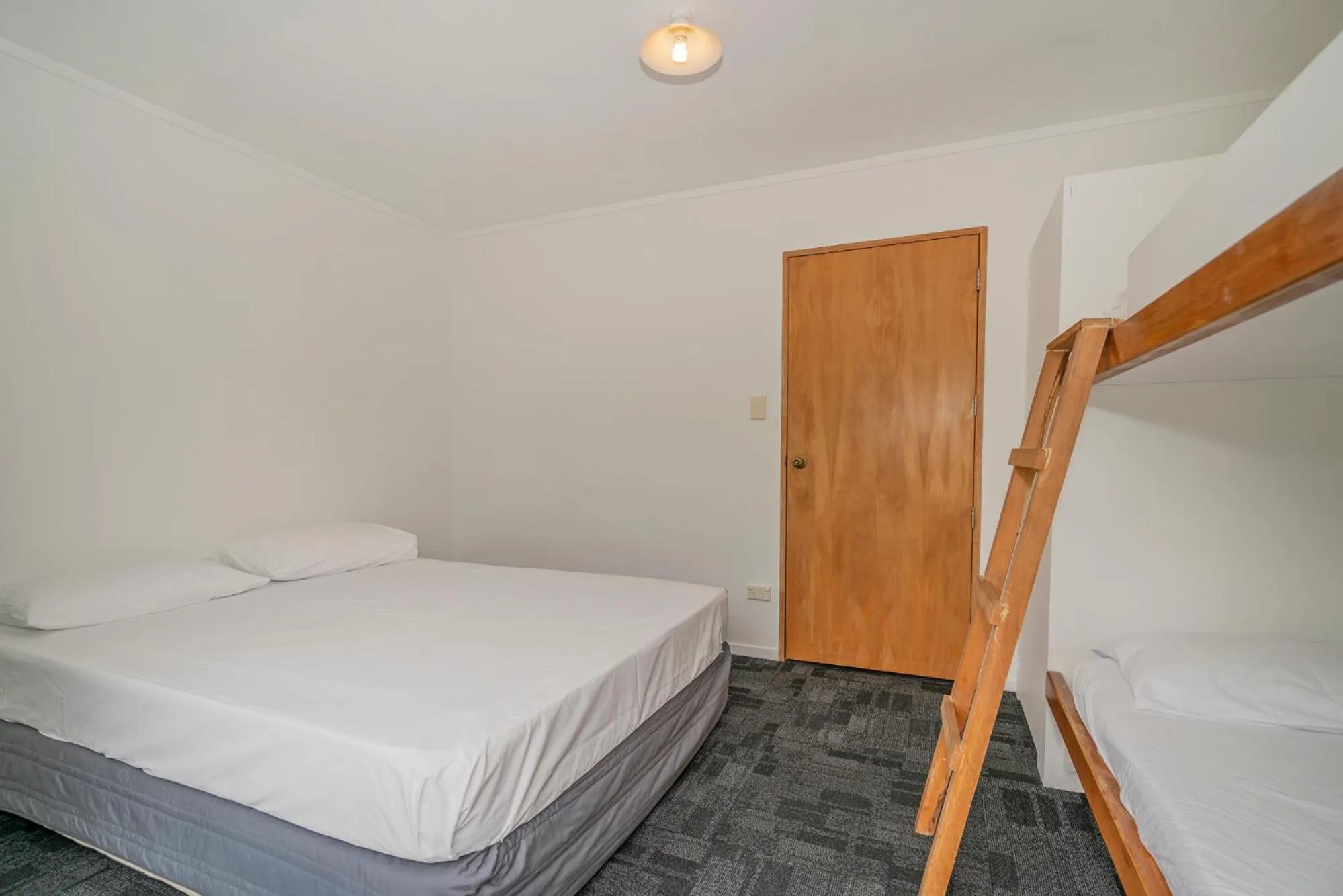 Bed in Coromandel Shelly Beach TOP 10 Holiday Park