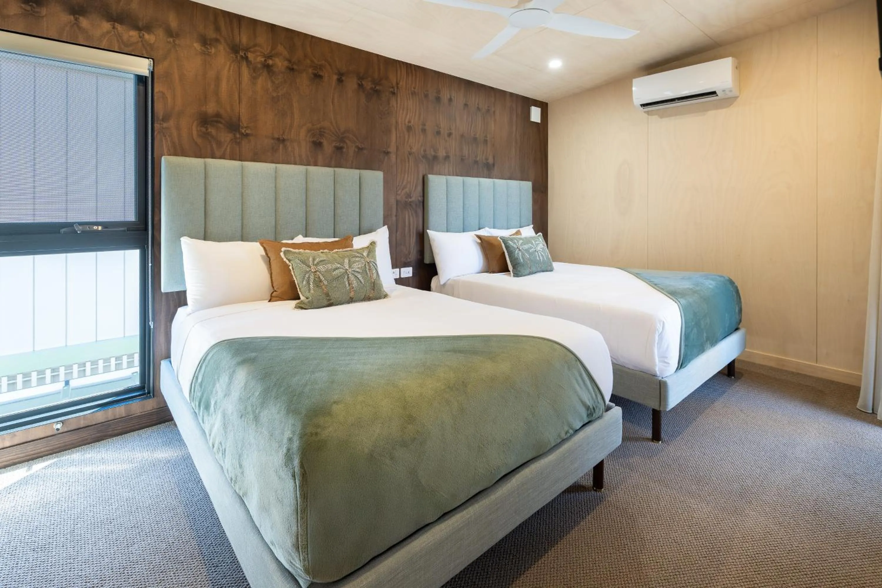 Bedroom, Bed in Ashmore Palms Holiday Village