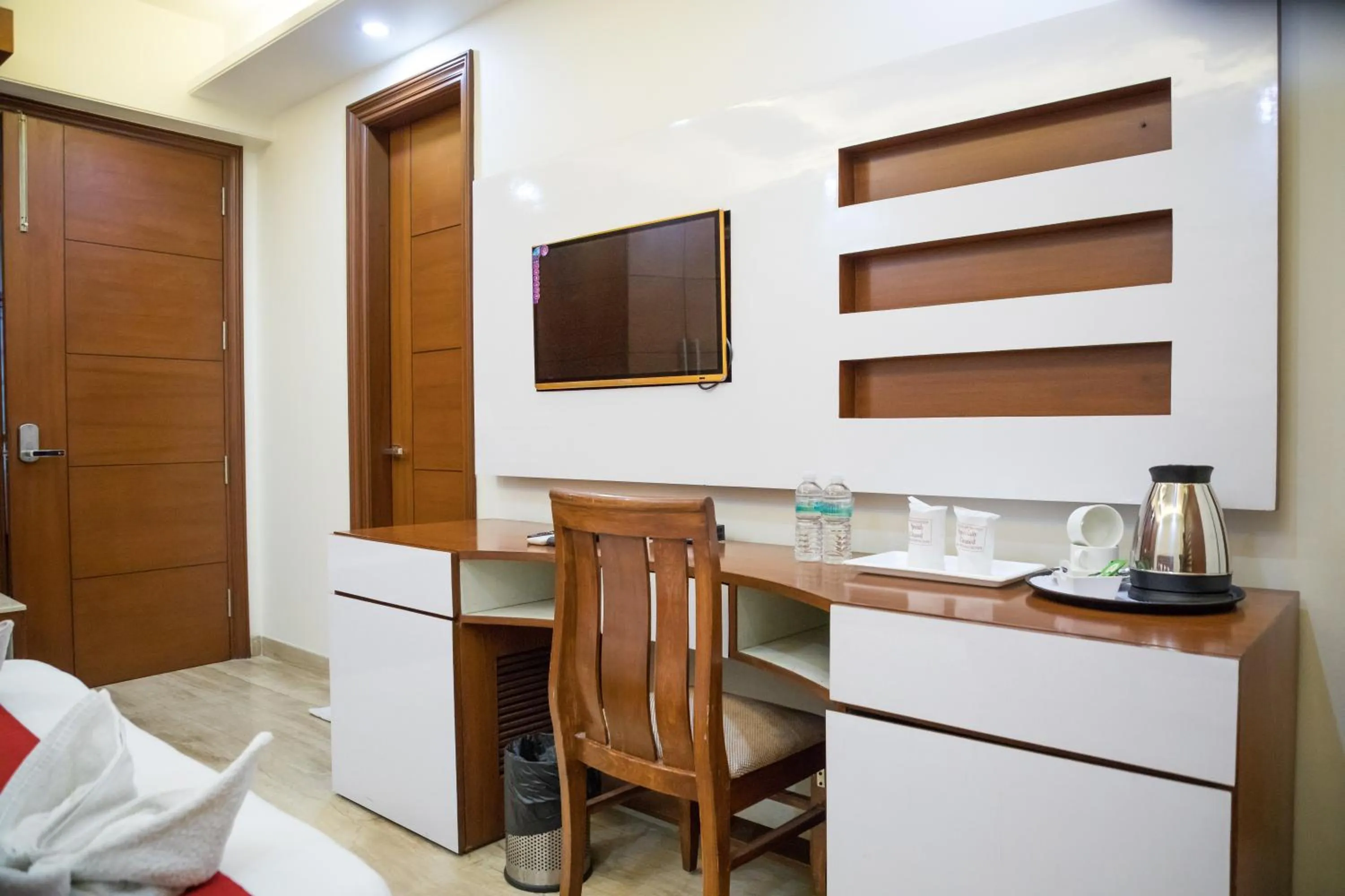 SM Palace (Near Apollo Hospital)