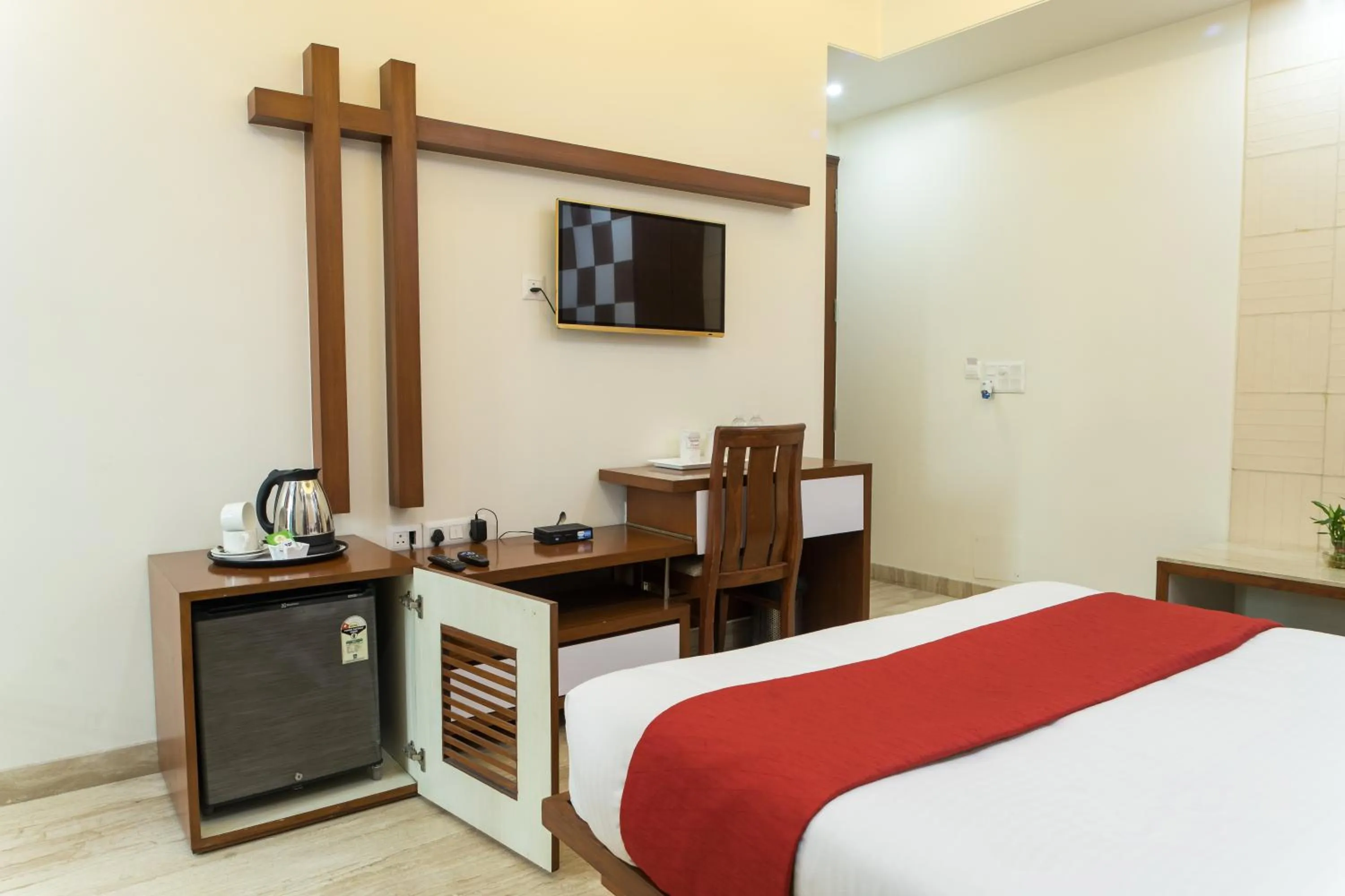 Bed in SM Palace (Near Apollo Hospital)