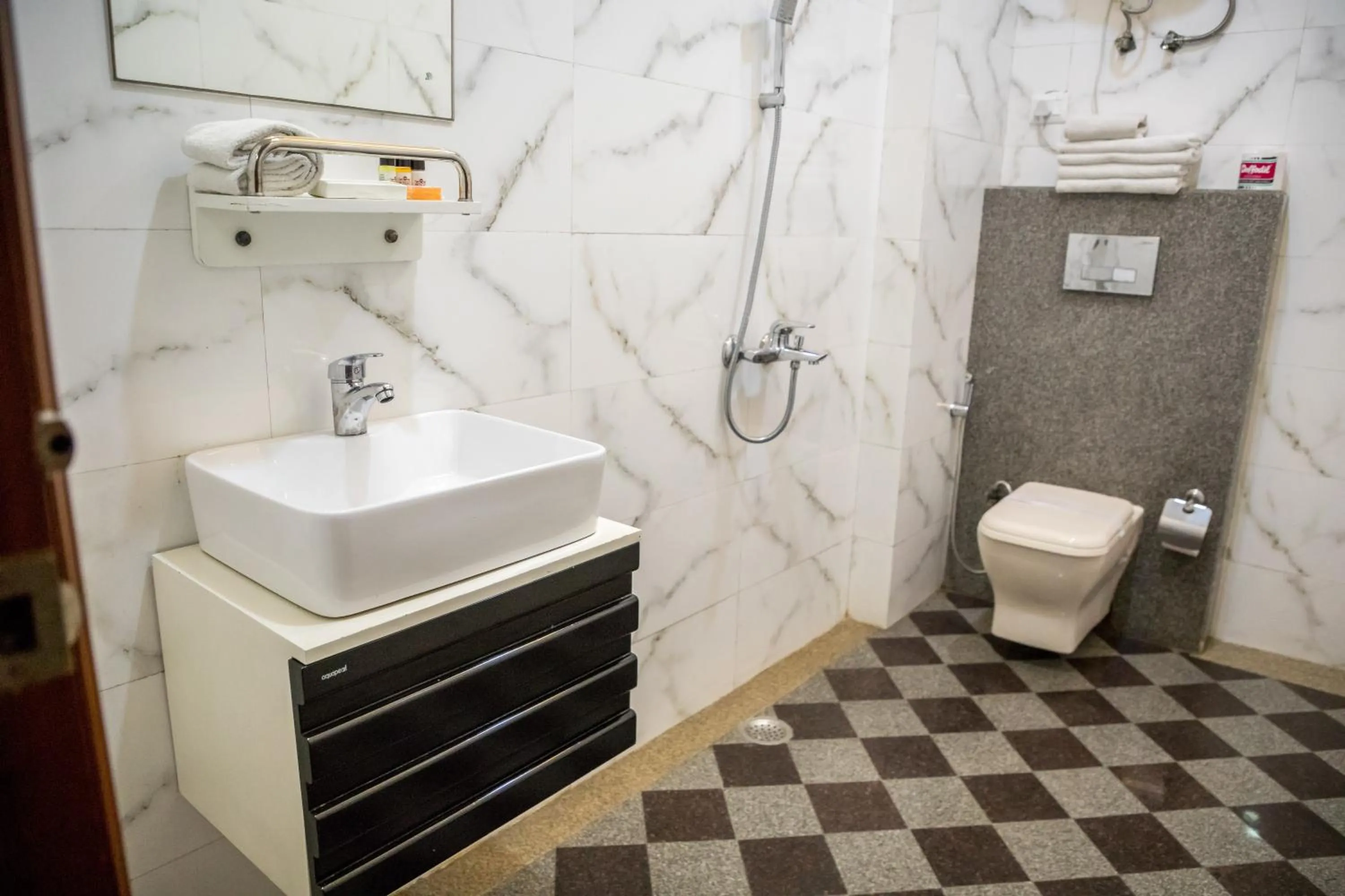 Shower in SM Palace (Near Apollo Hospital)