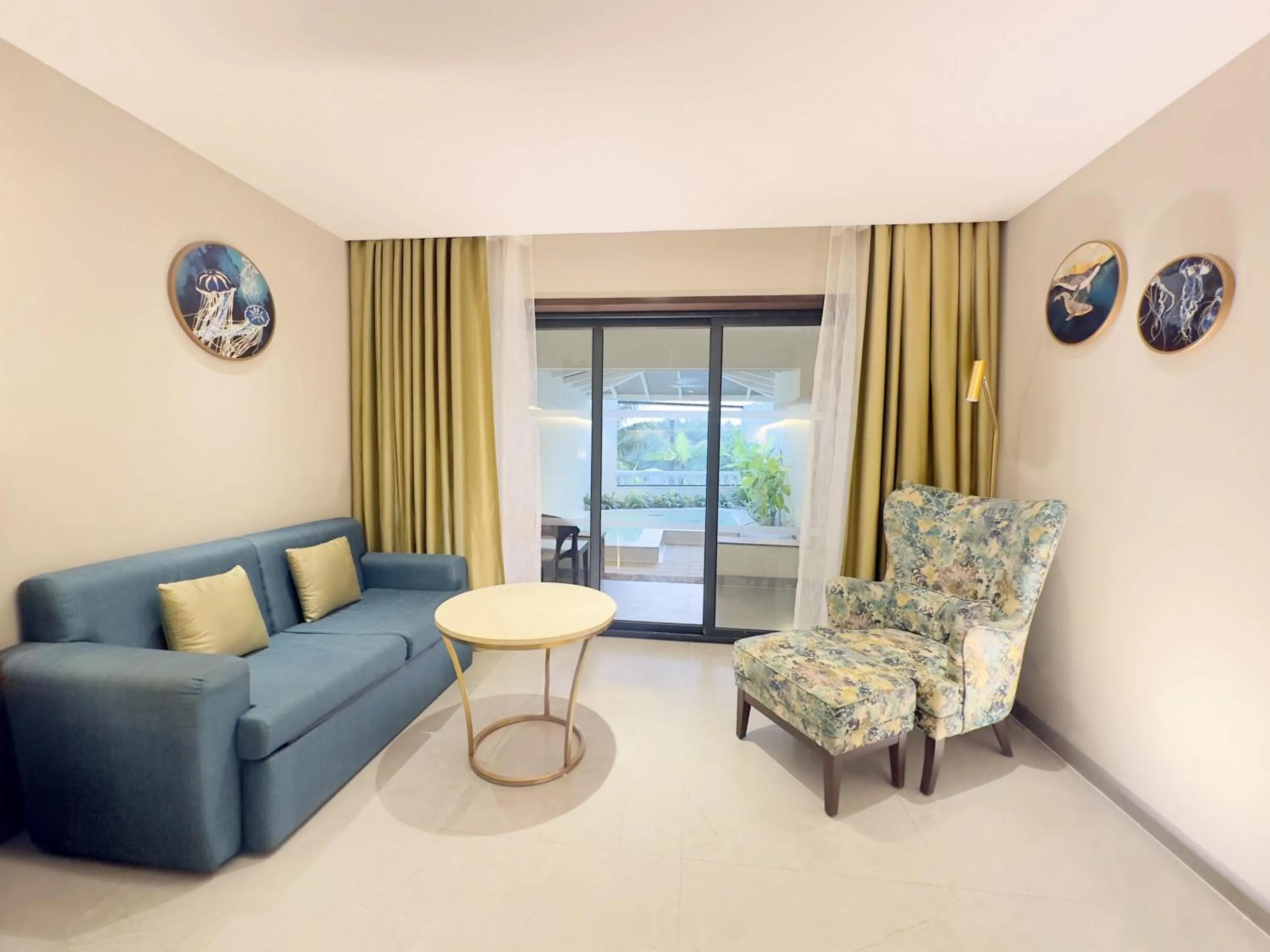 Living room in DoubleTree by Hilton Hotel Goa - Arpora - Baga